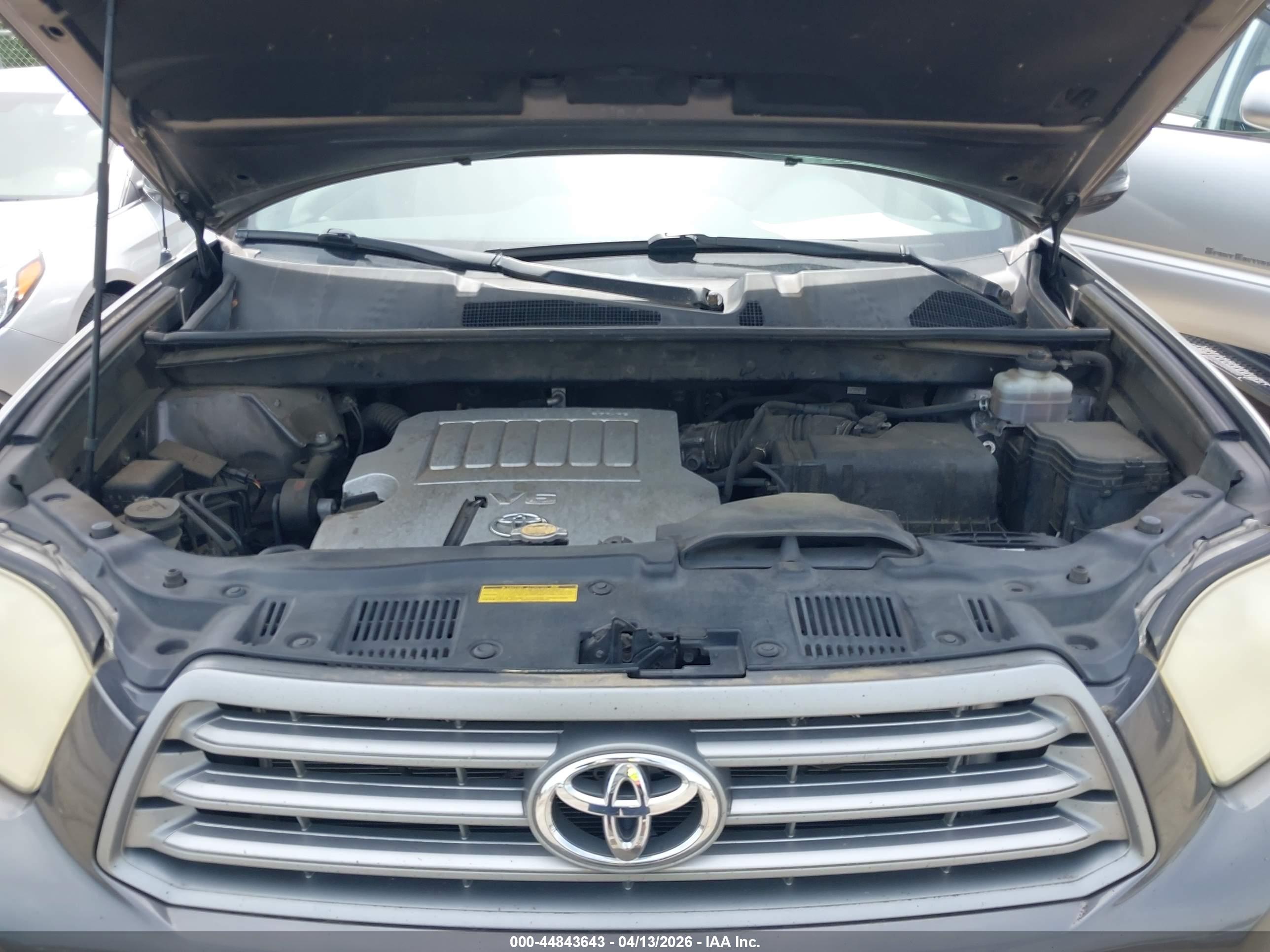 TOYOTA HIGHLANDER image 10