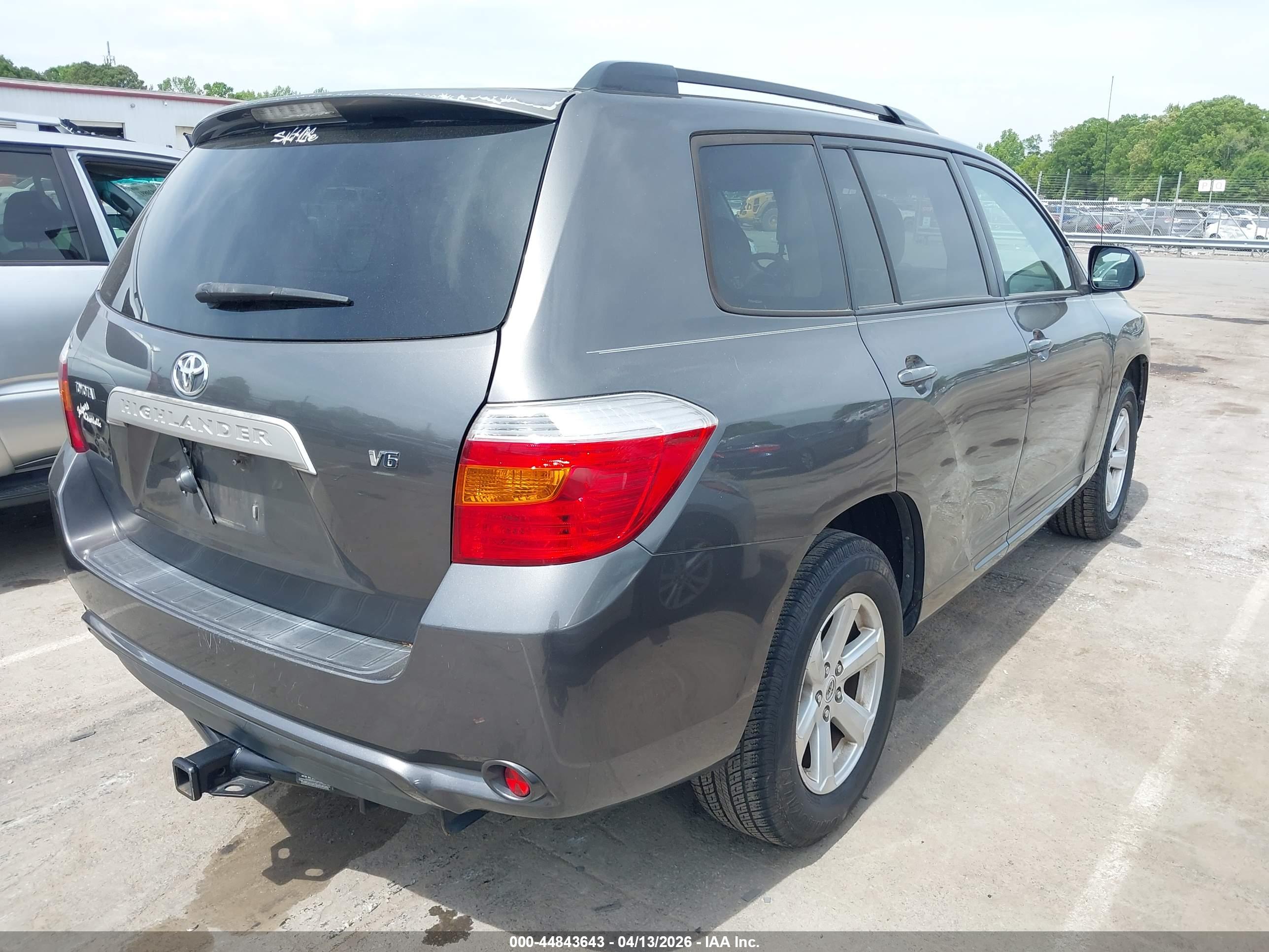 TOYOTA HIGHLANDER image 4