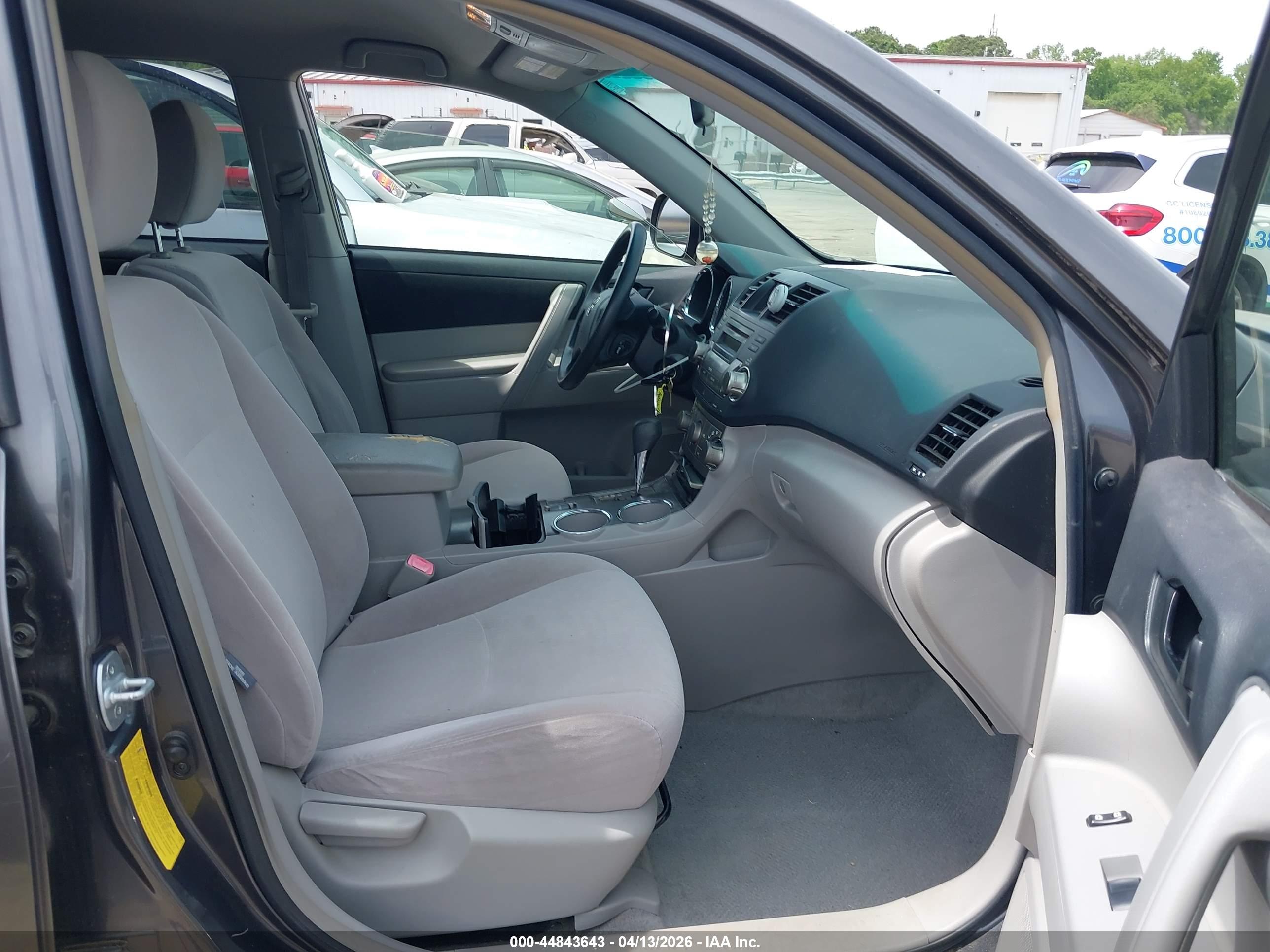 TOYOTA HIGHLANDER image 5
