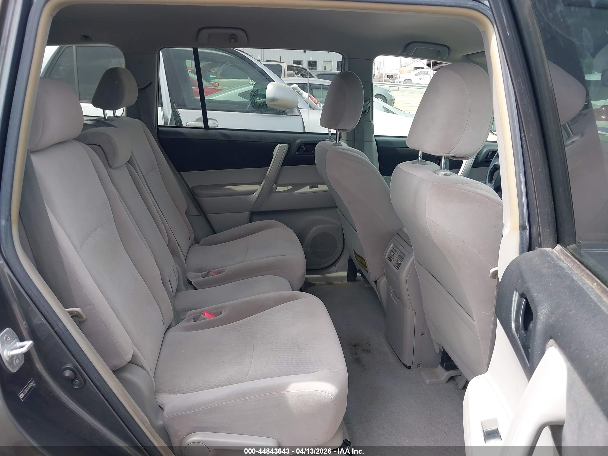 TOYOTA HIGHLANDER image 8