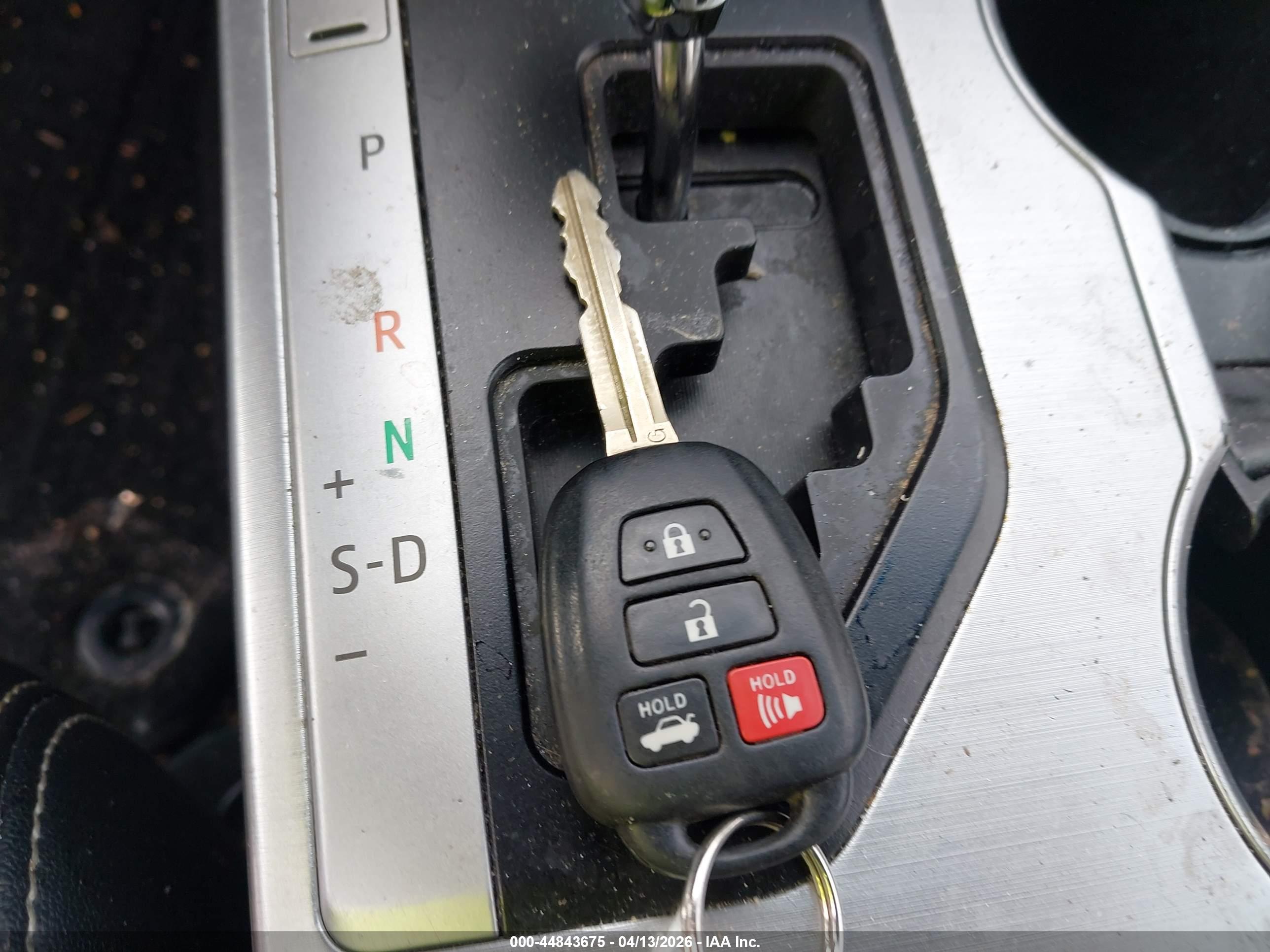 TOYOTA CAMRY image 11