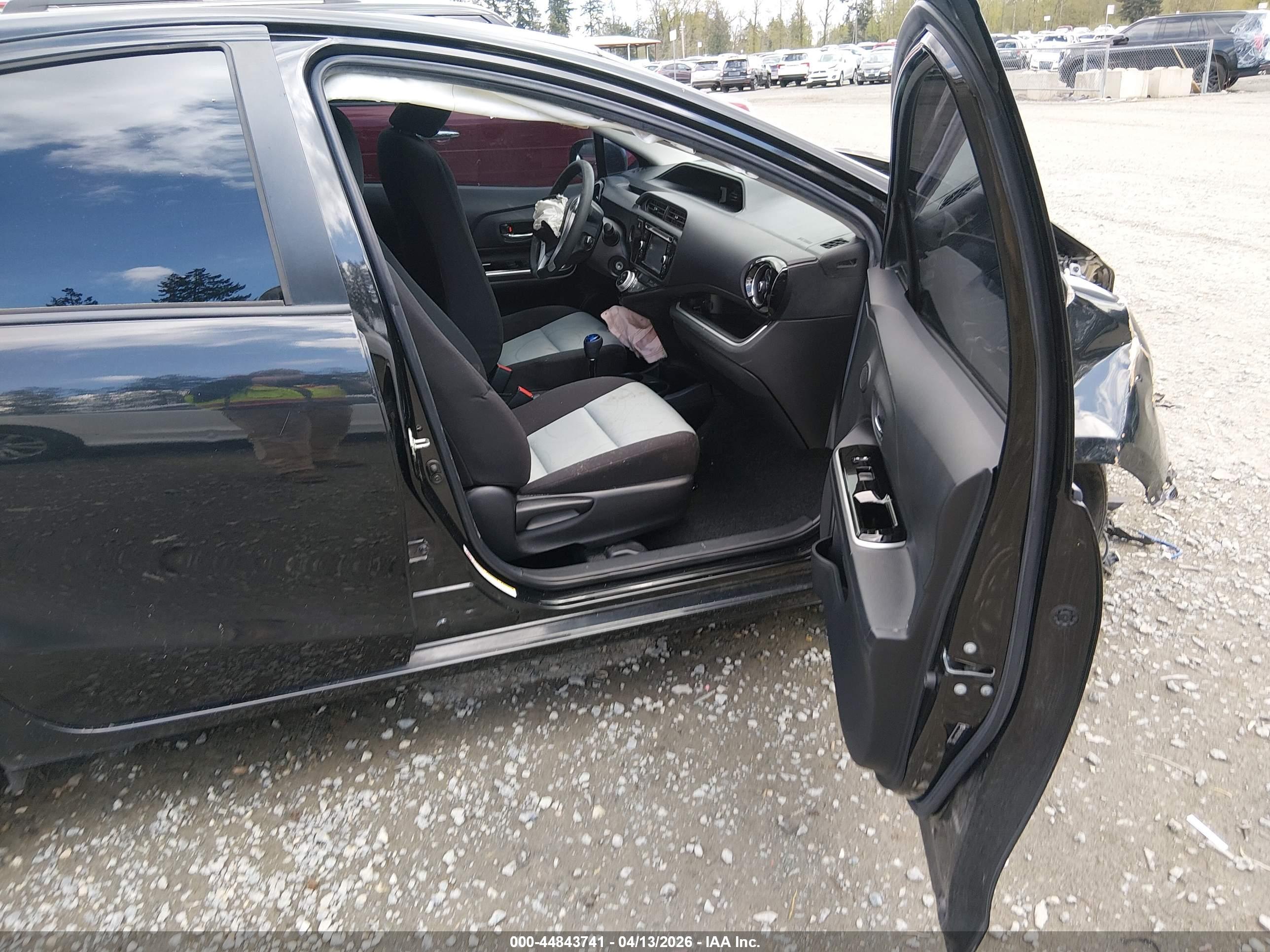 TOYOTA PRIUS image 5