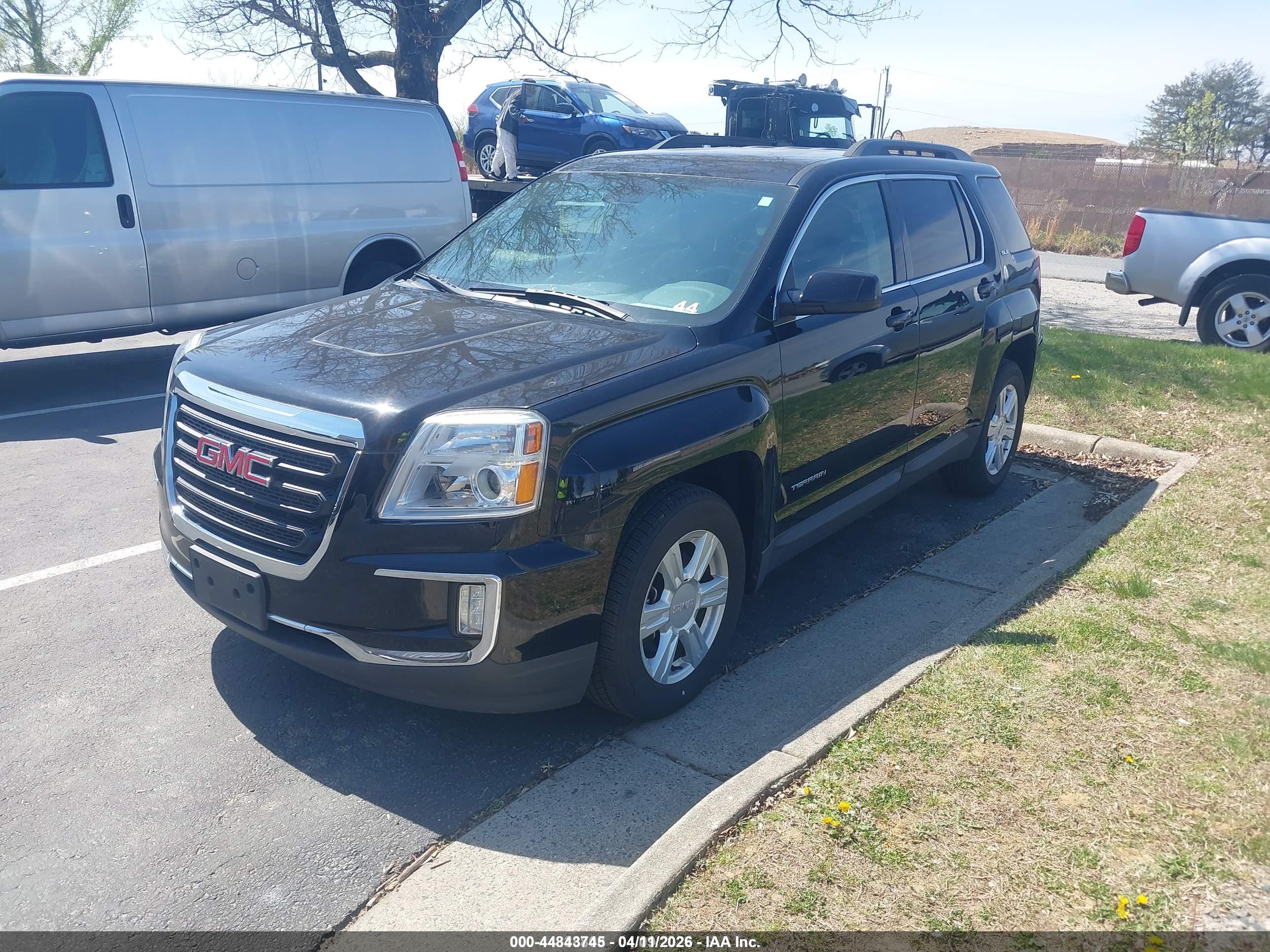 GMC TERRAIN image 2