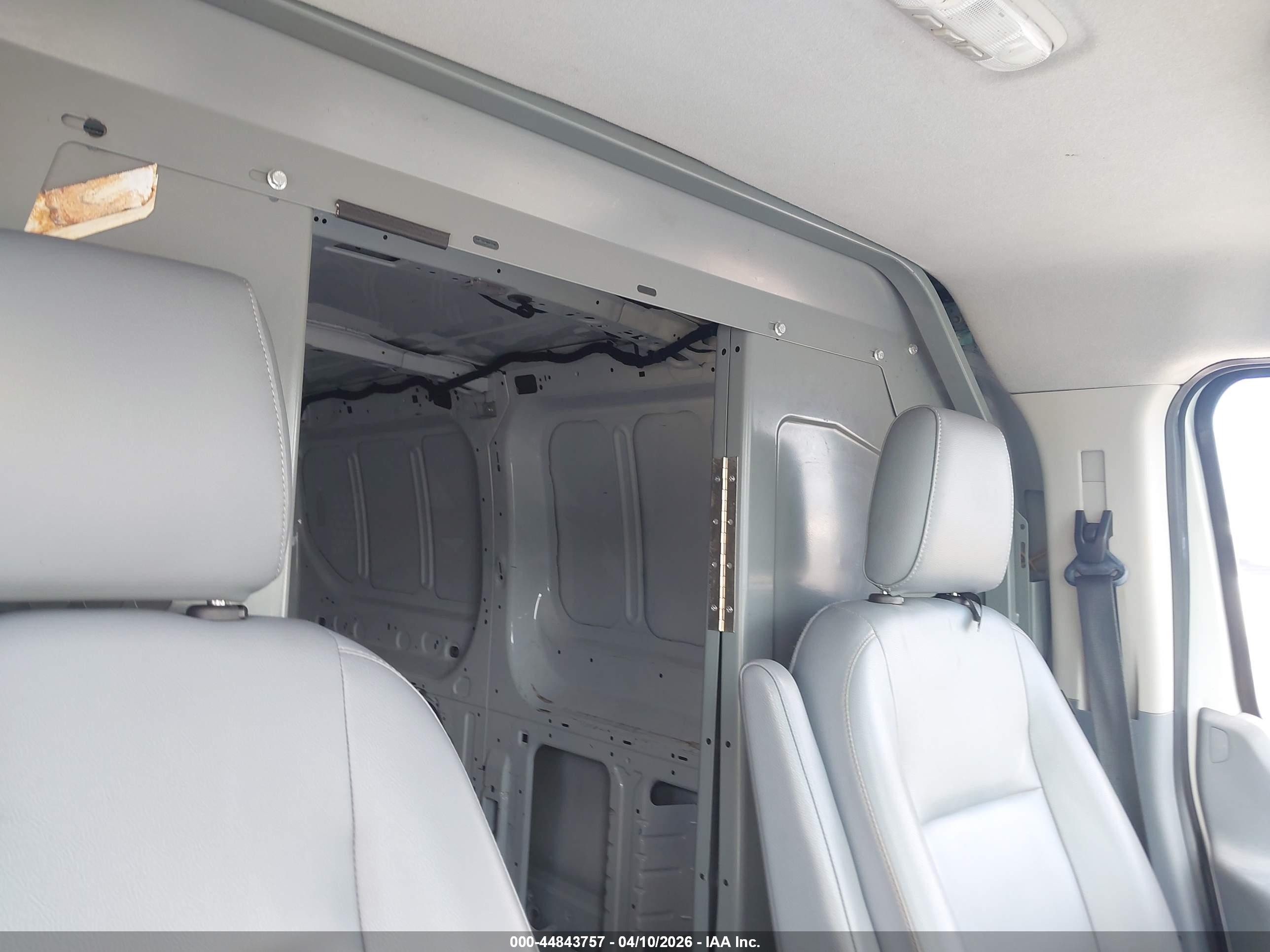 FORD TRANSIT-150 image 5