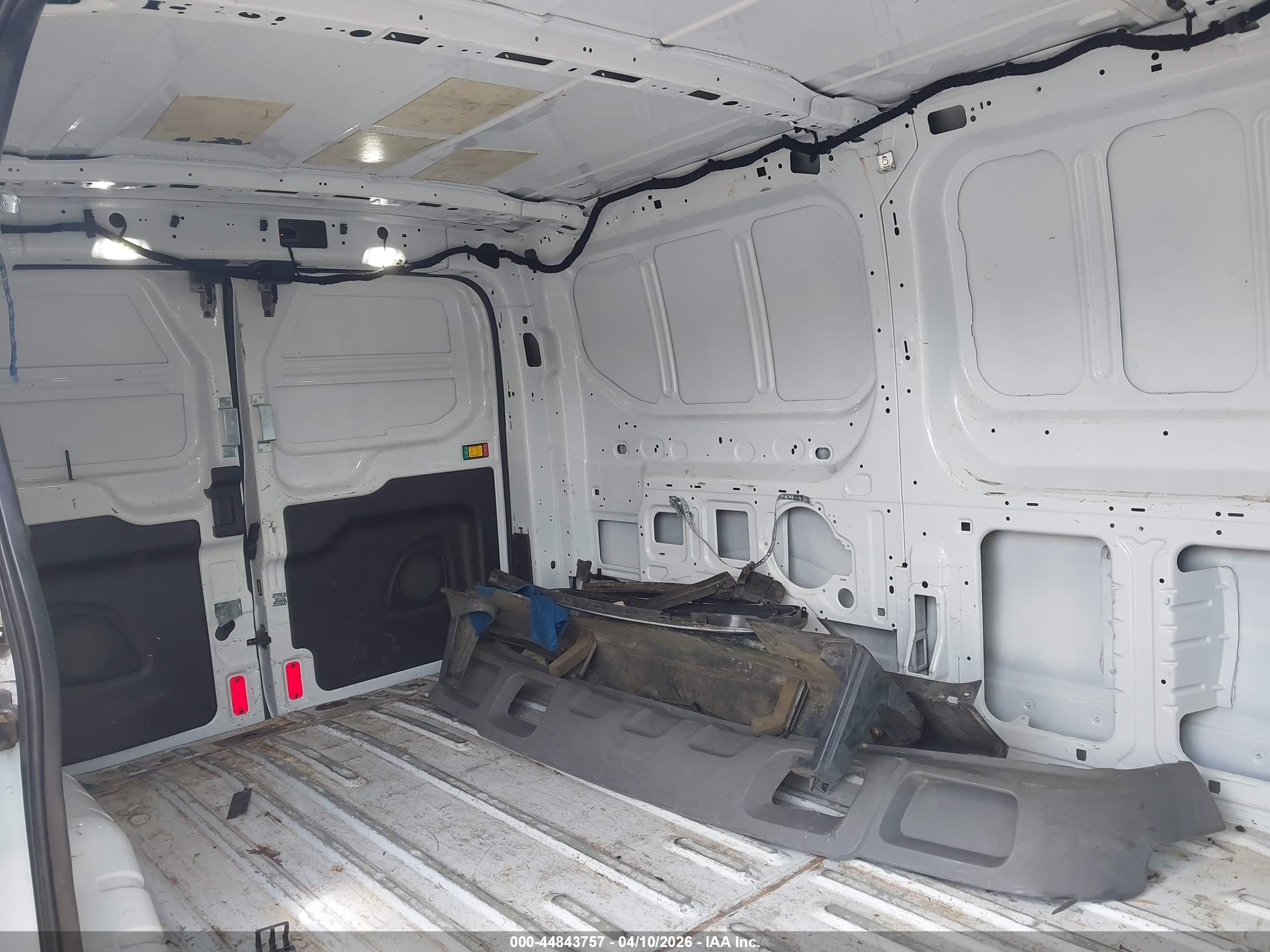 FORD TRANSIT-150 image 8