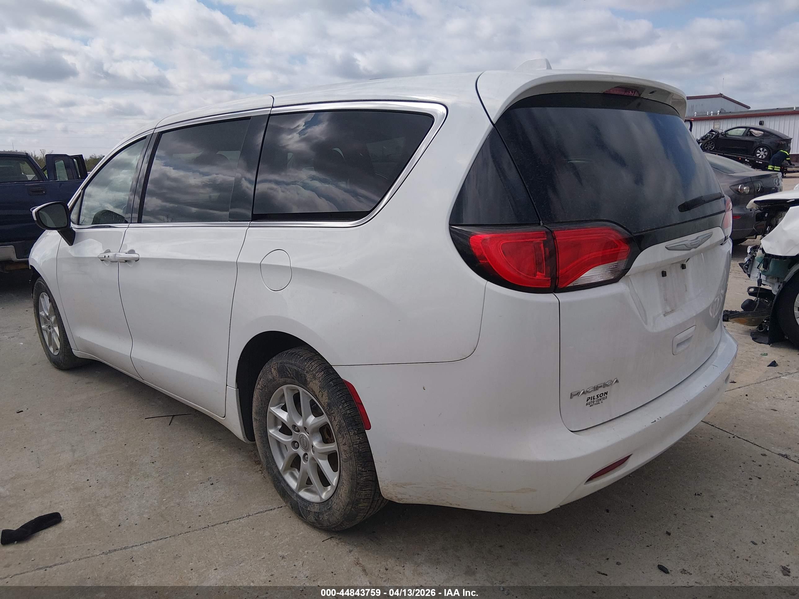 CHRYSLER PACIFICA image 3