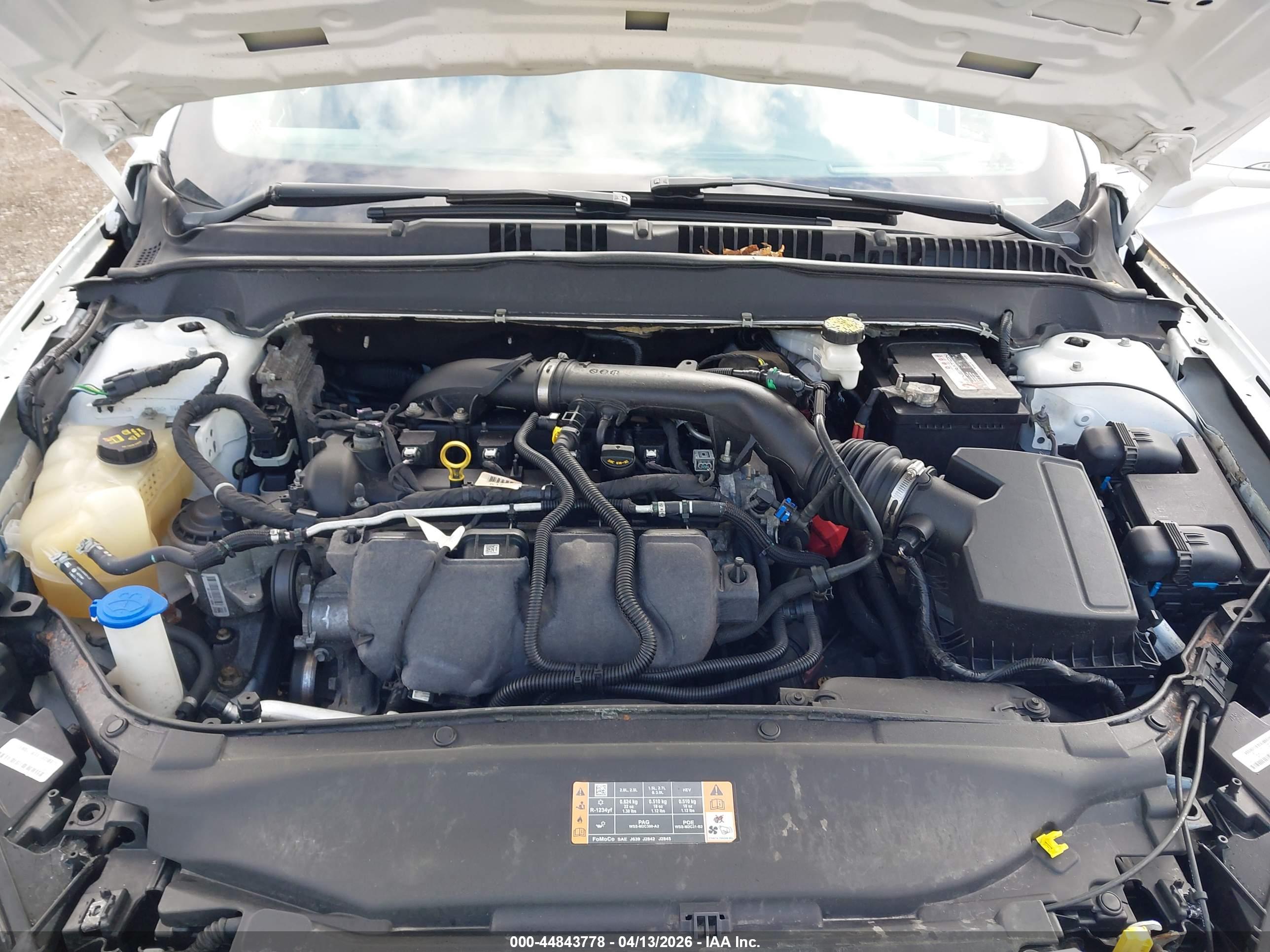 FORD FUSION image 10