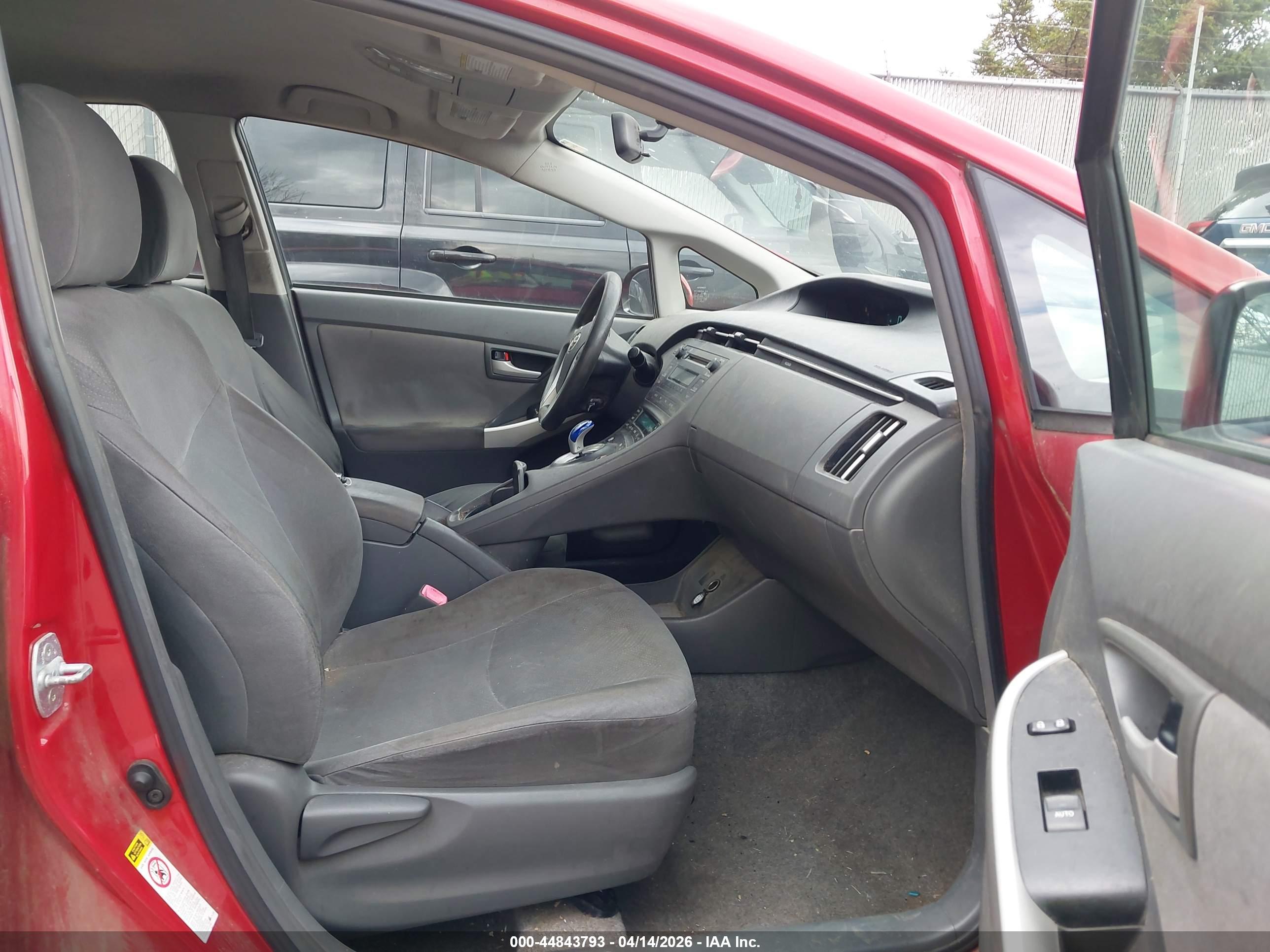 TOYOTA PRIUS image 5