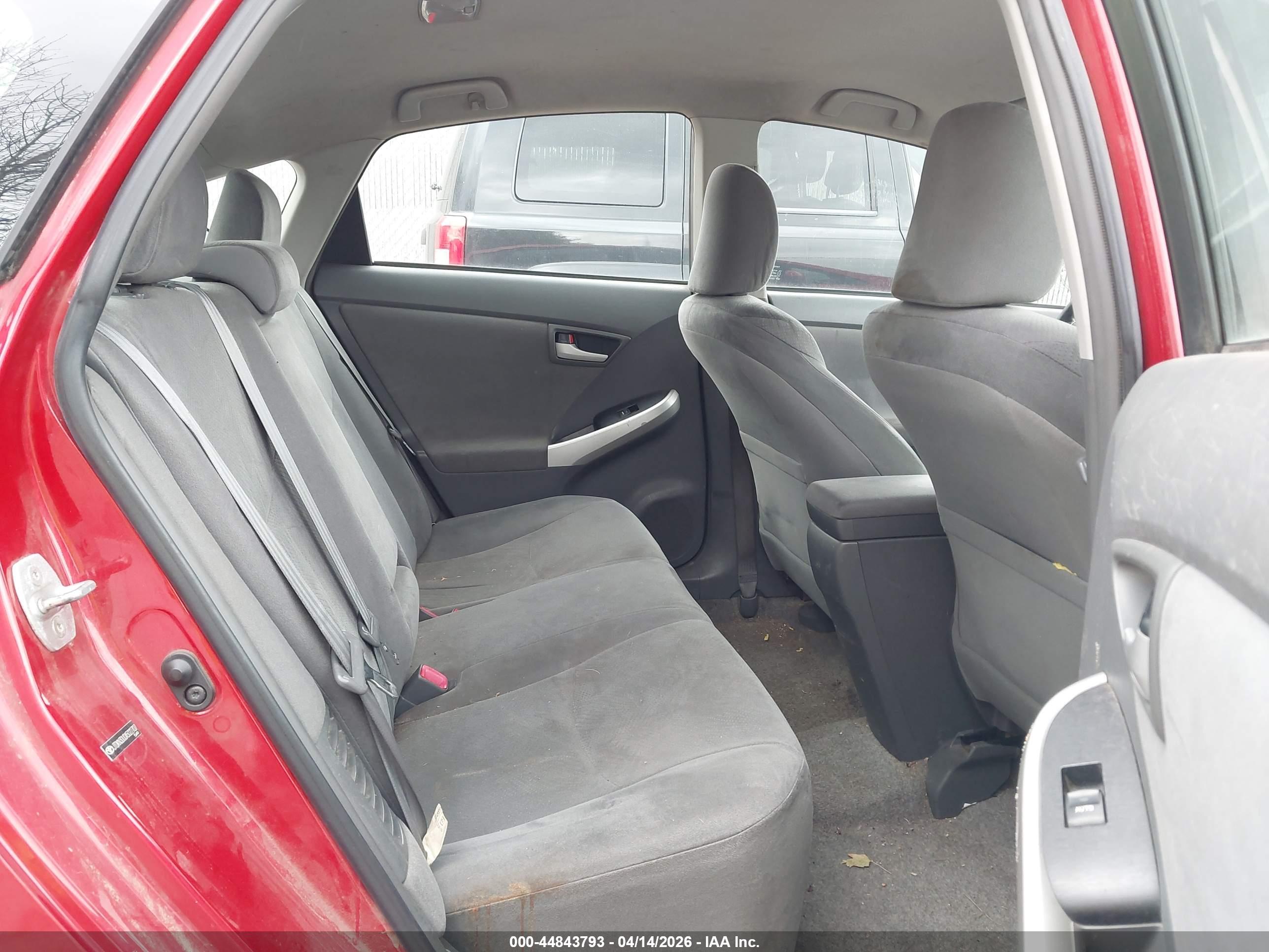 TOYOTA PRIUS image 8
