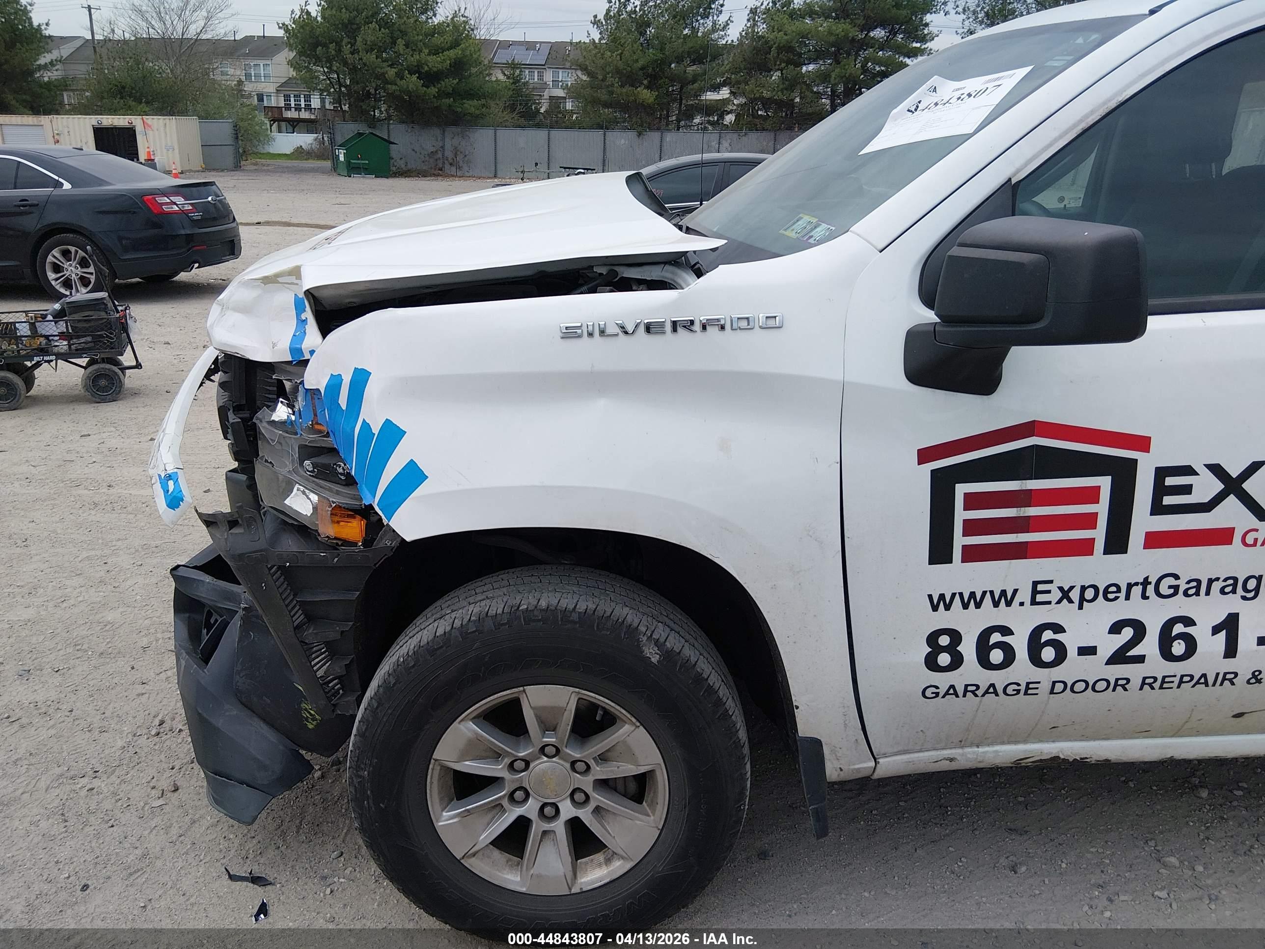 CHEVROLET SILVERADO image 6