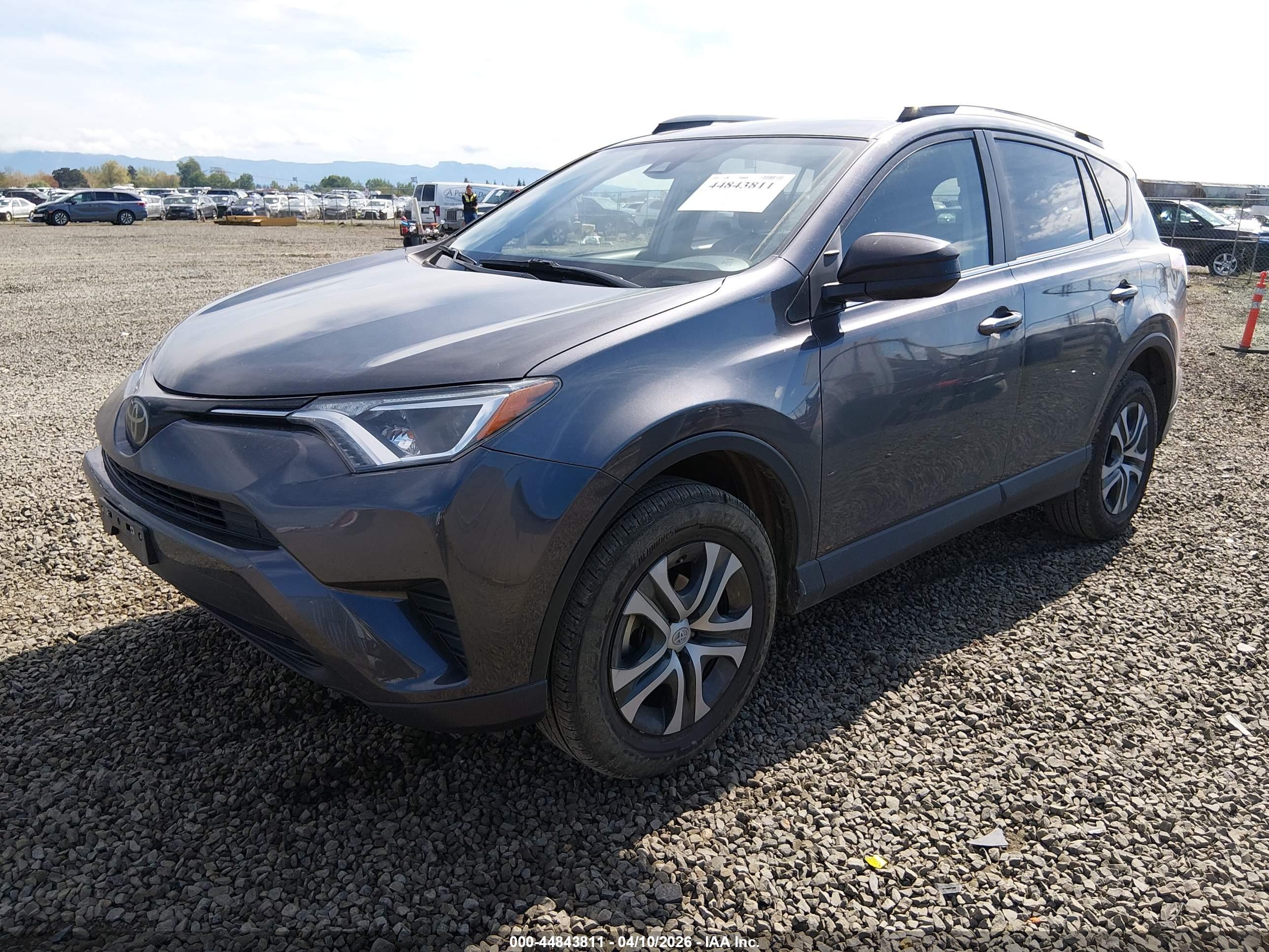 TOYOTA RAV4 image 2