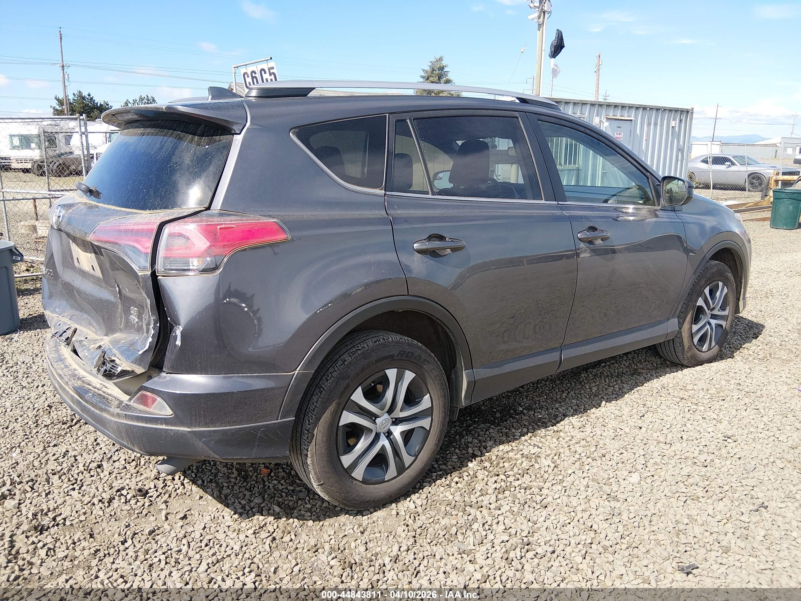 TOYOTA RAV4 image 4