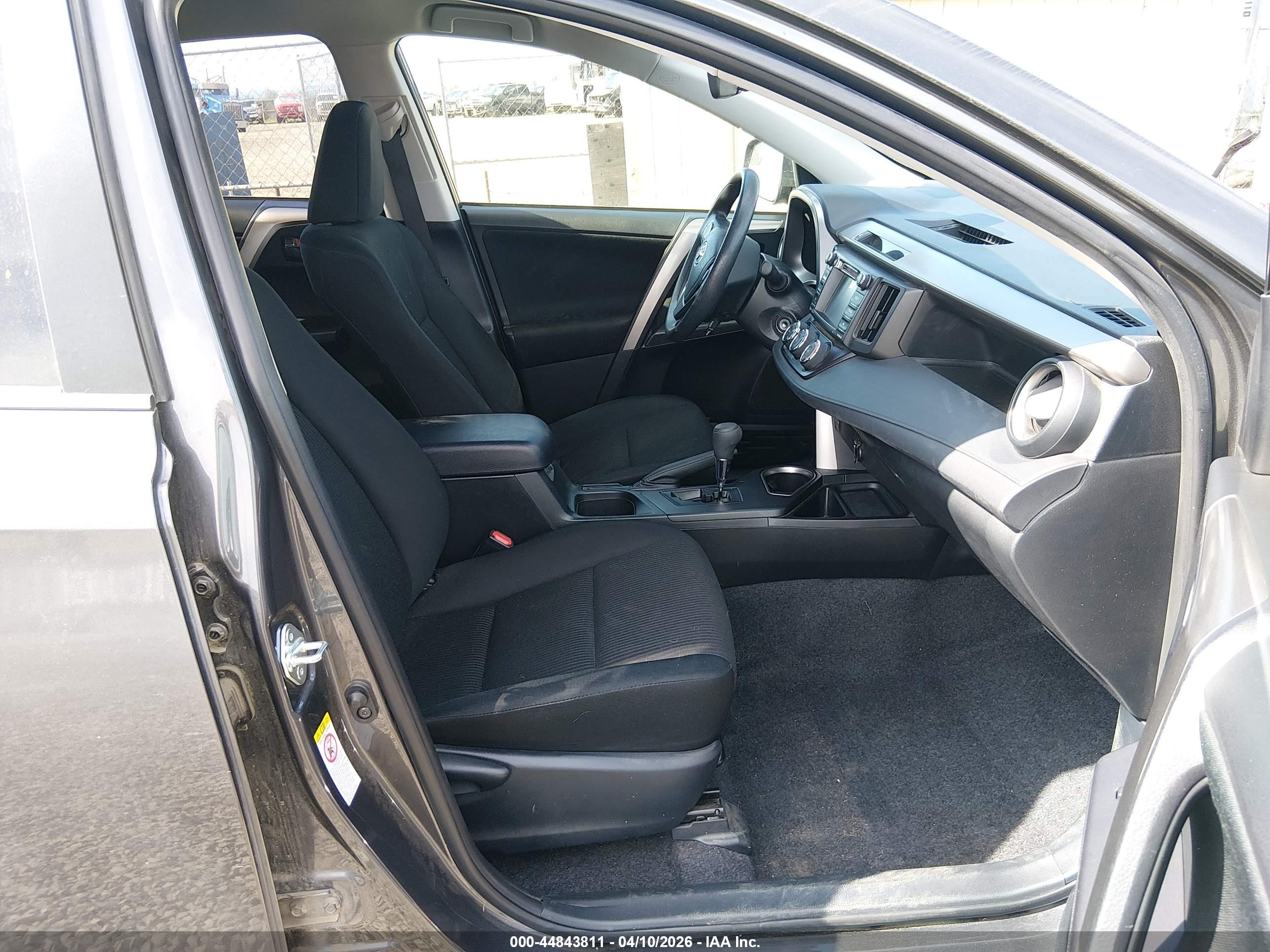 TOYOTA RAV4 image 5