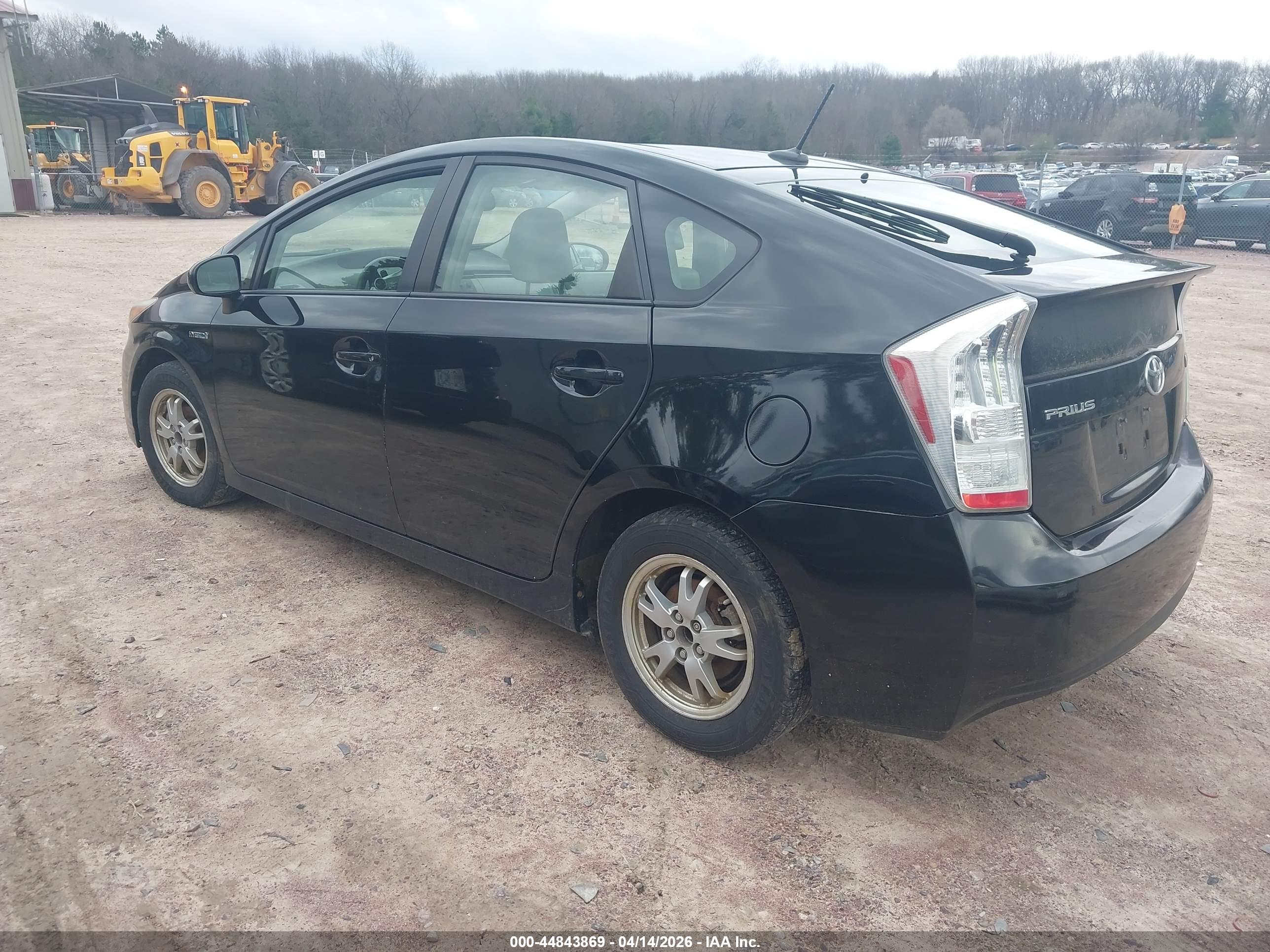 TOYOTA PRIUS image 3