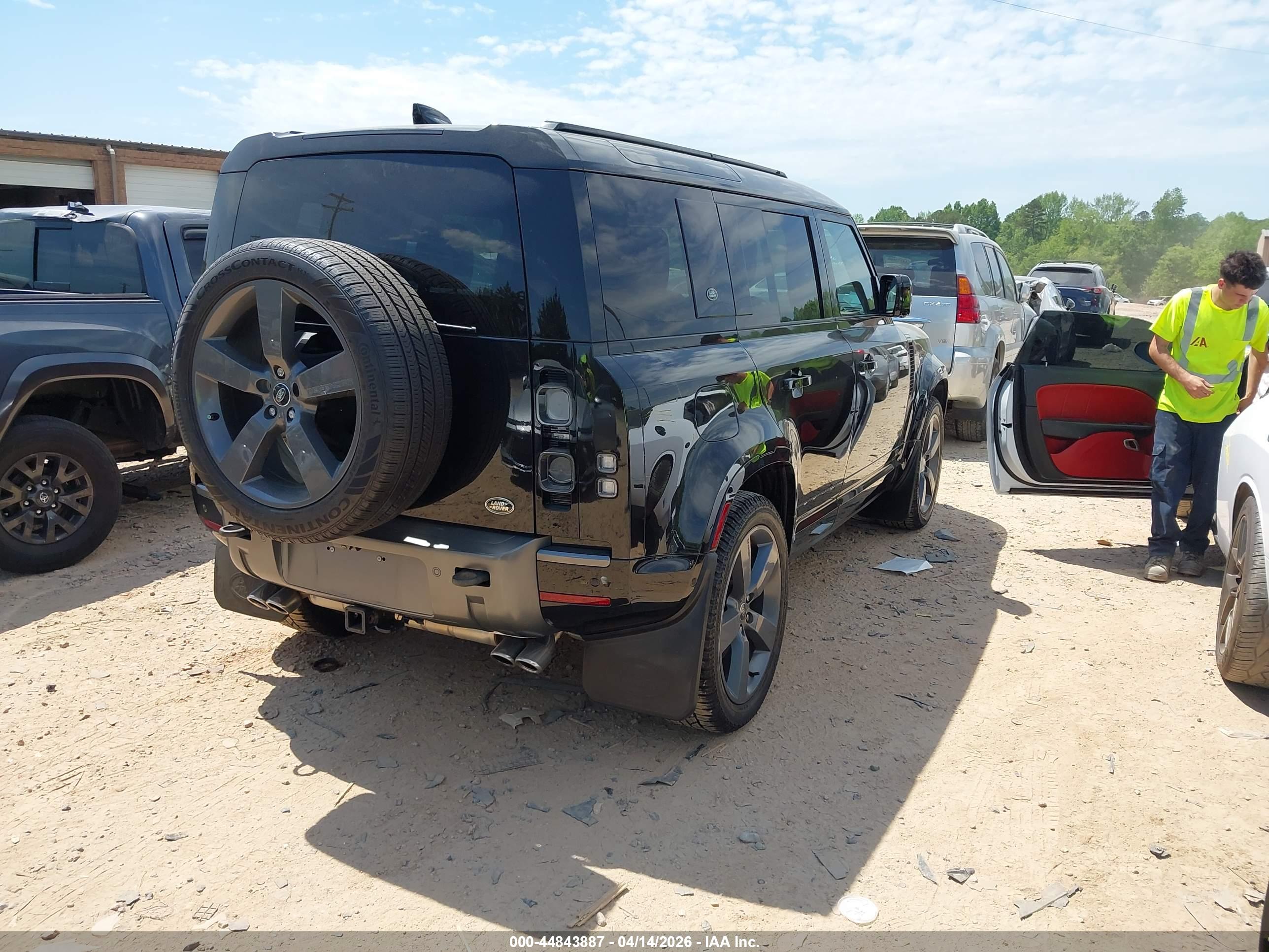 LAND ROVER image 4