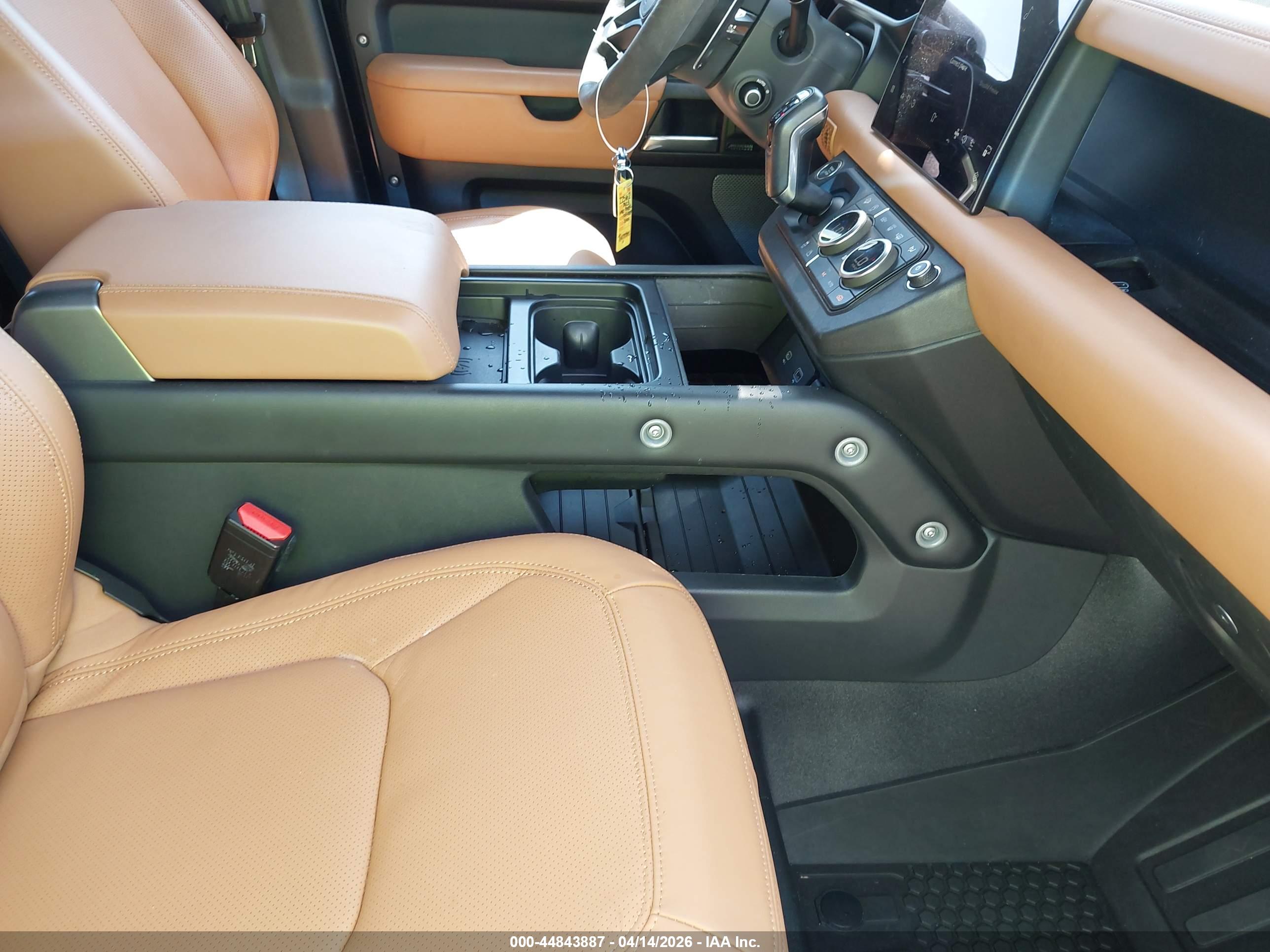 LAND ROVER image 5