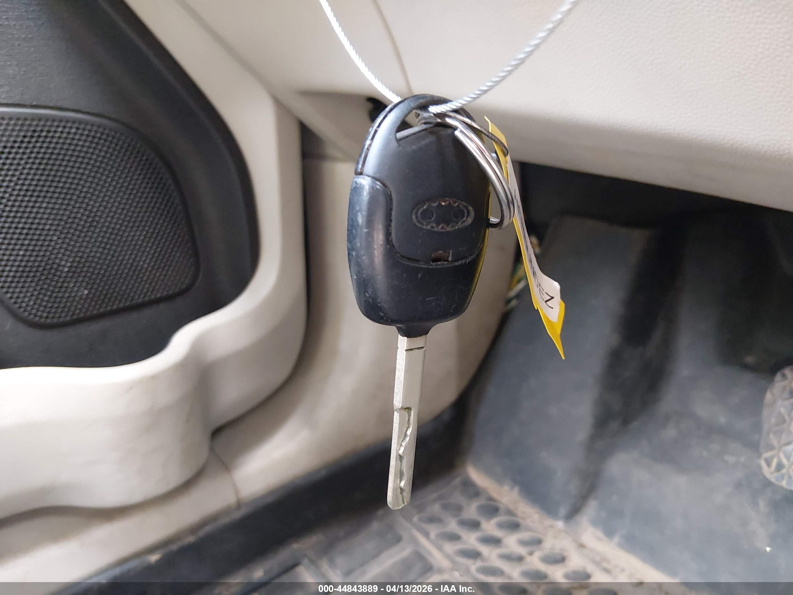 FORD FIESTA image 11