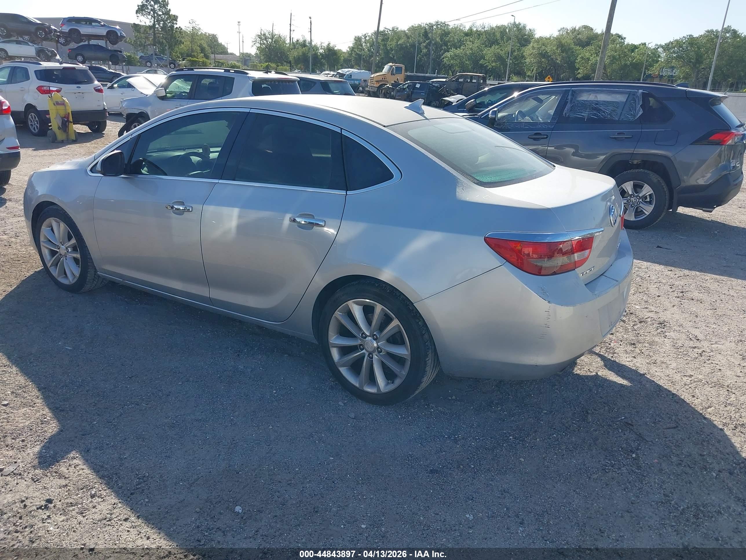 BUICK VERANO image 3