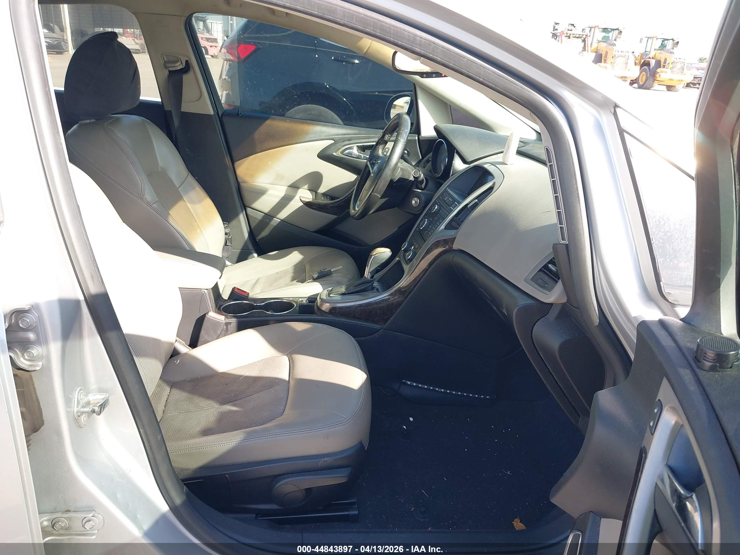 BUICK VERANO image 5
