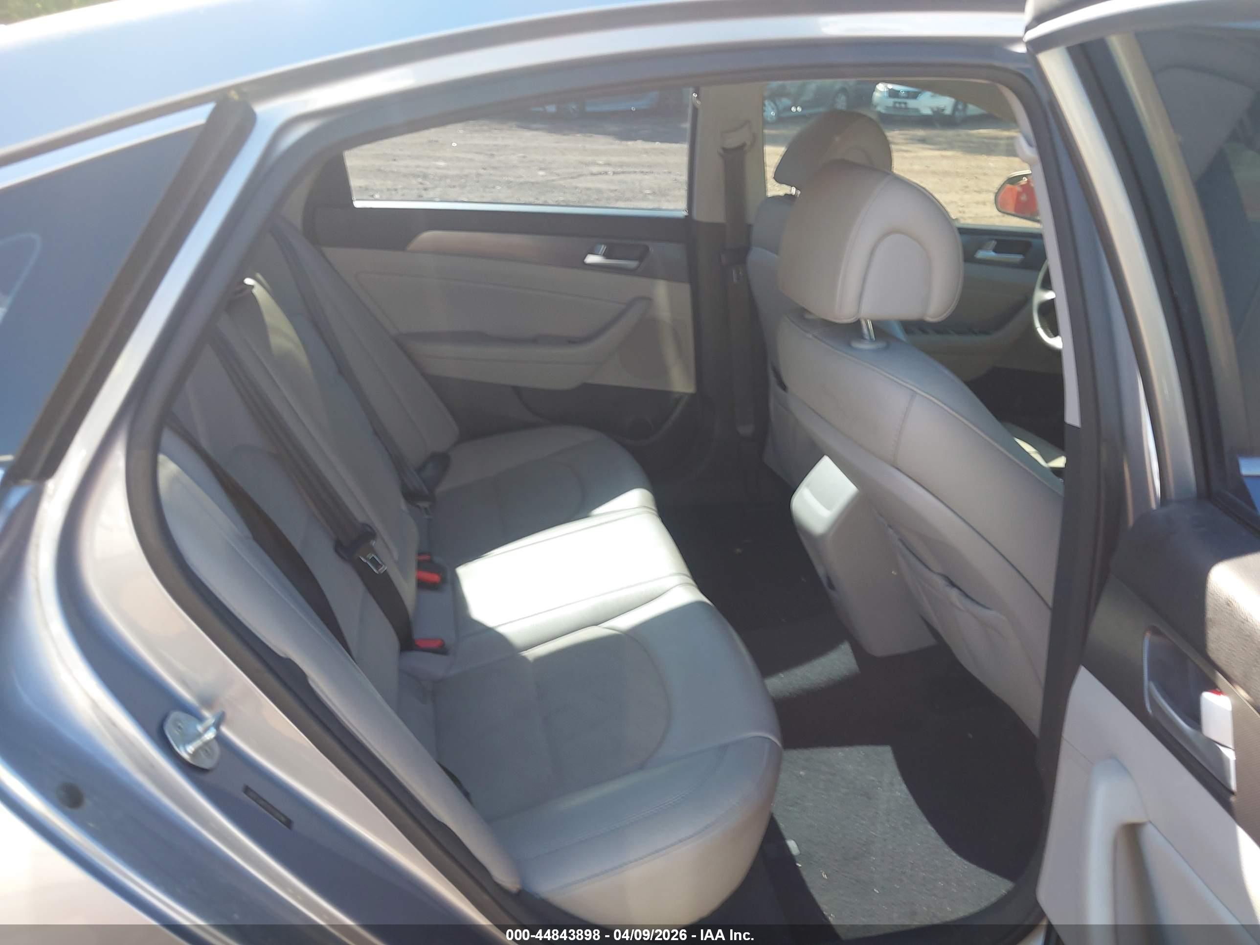 HYUNDAI SONATA image 8