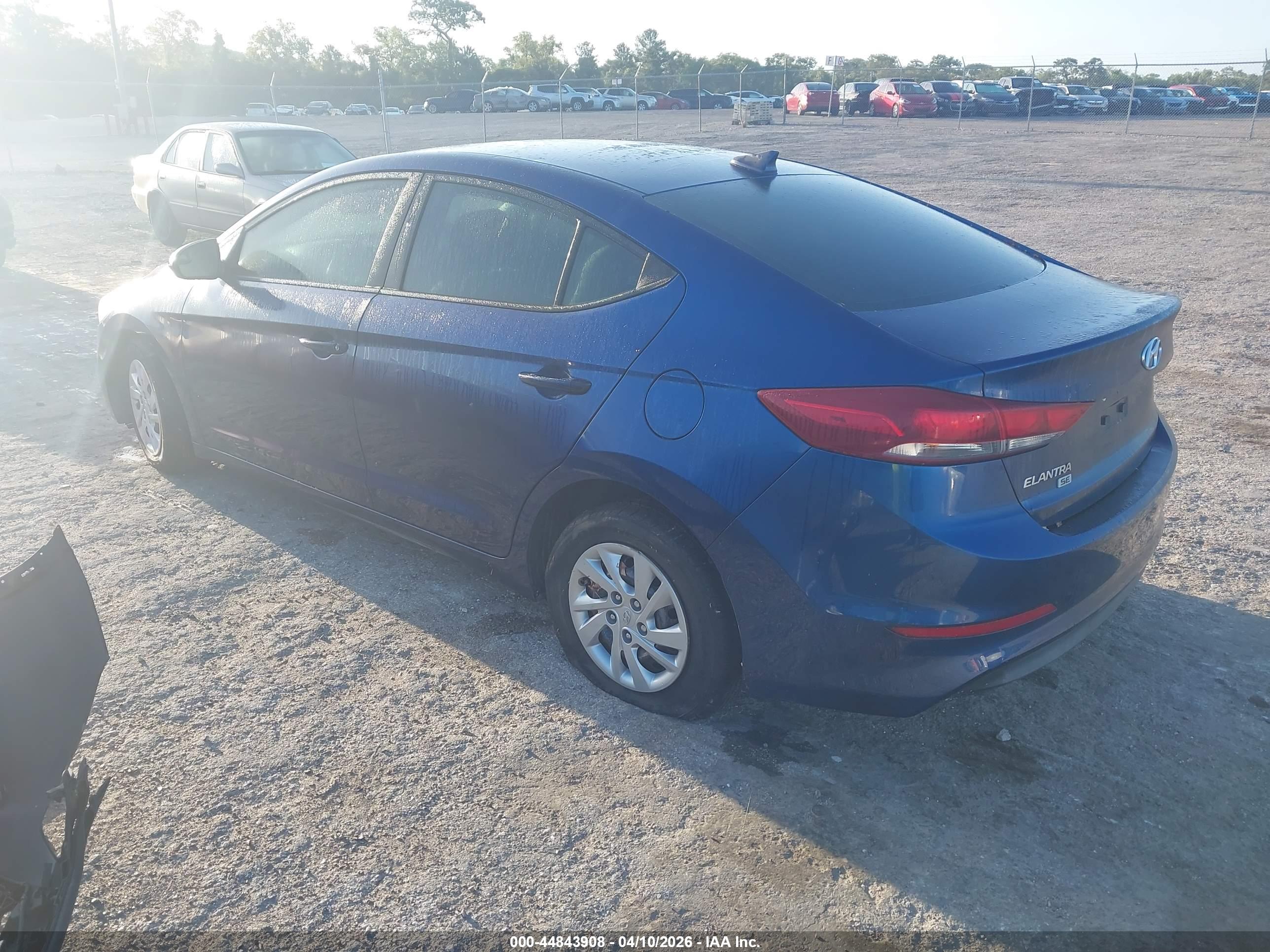 HYUNDAI ELANTRA image 3