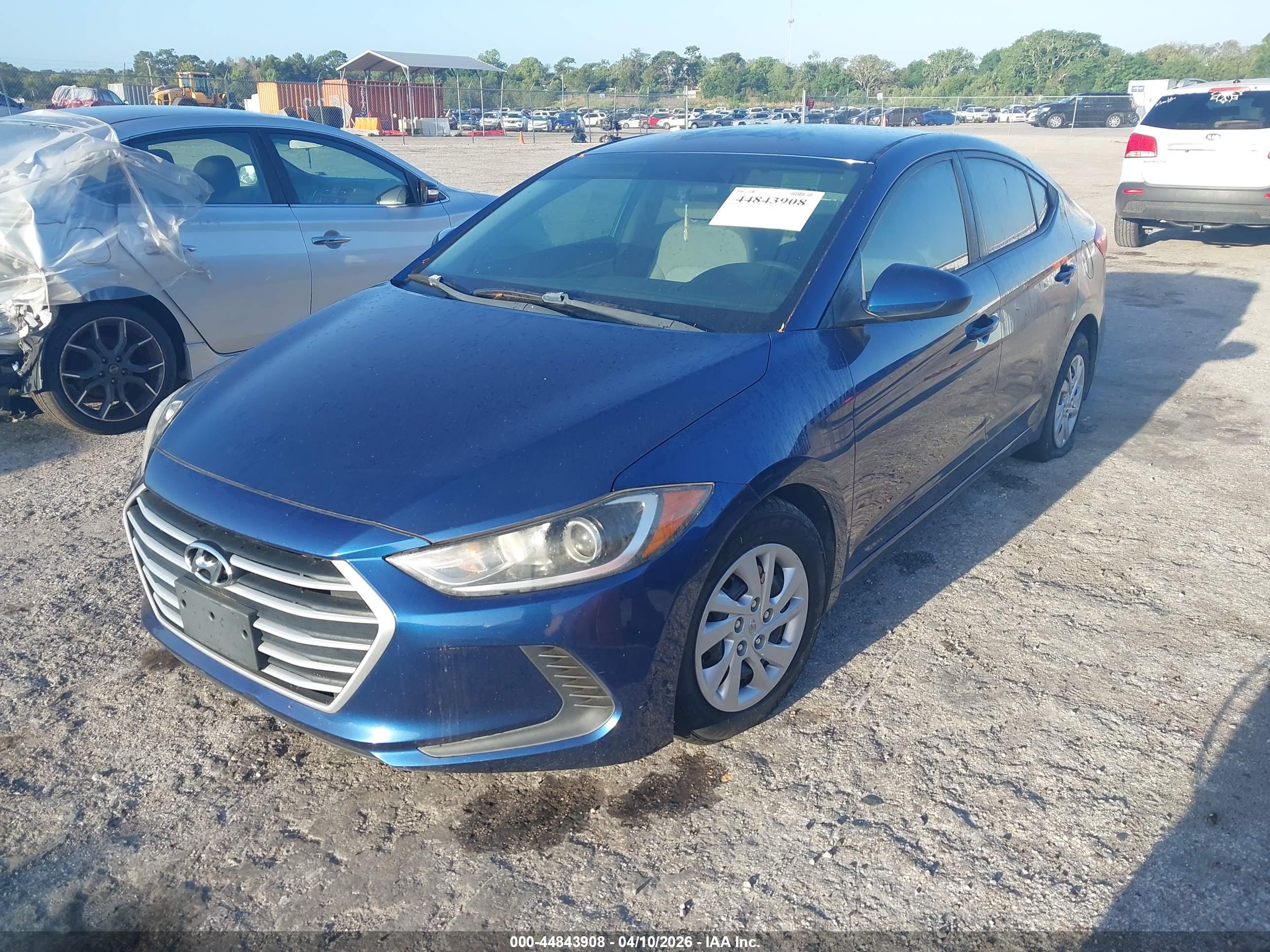 HYUNDAI ELANTRA image 6