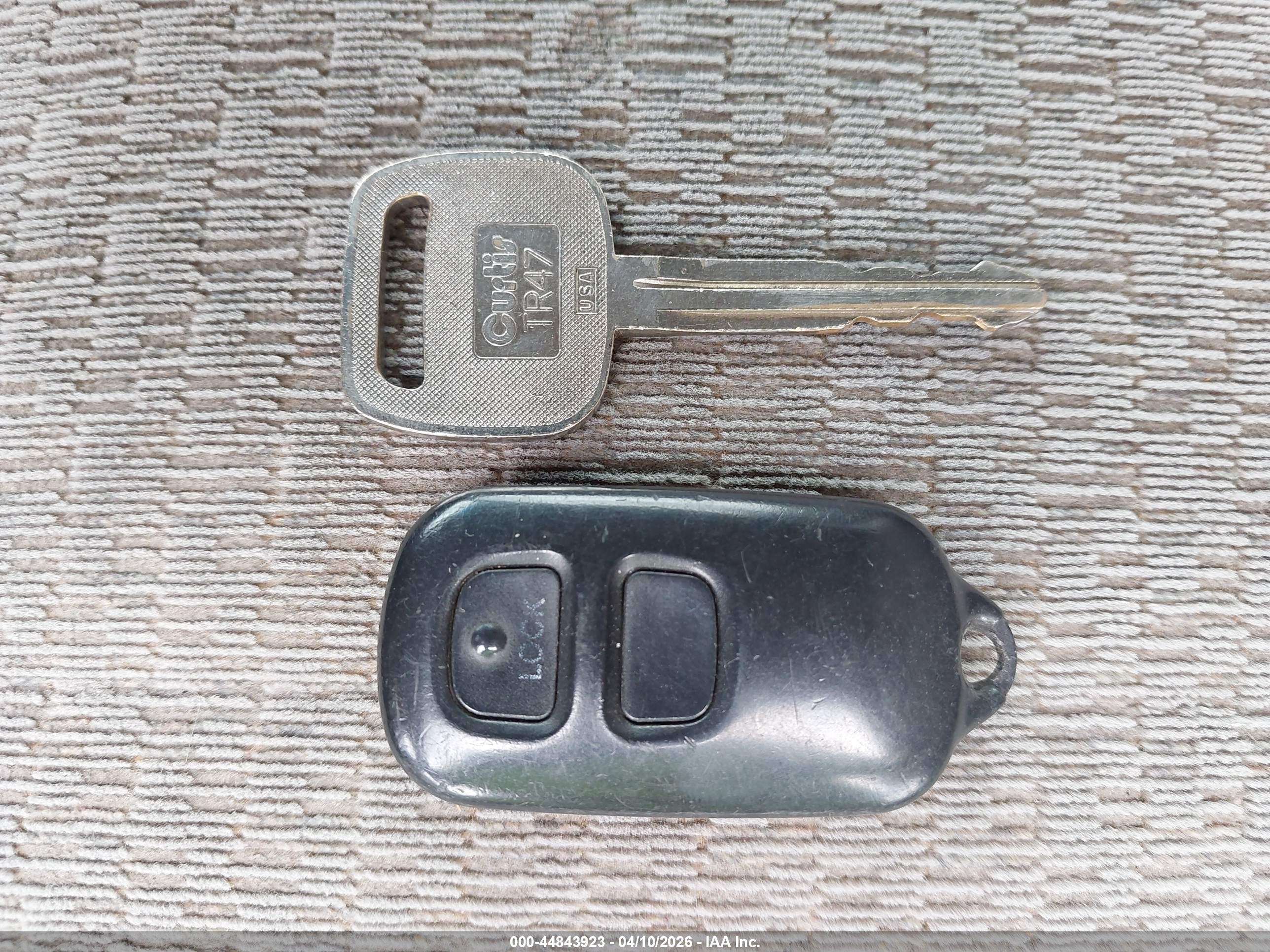 TOYOTA TUNDRA image 11