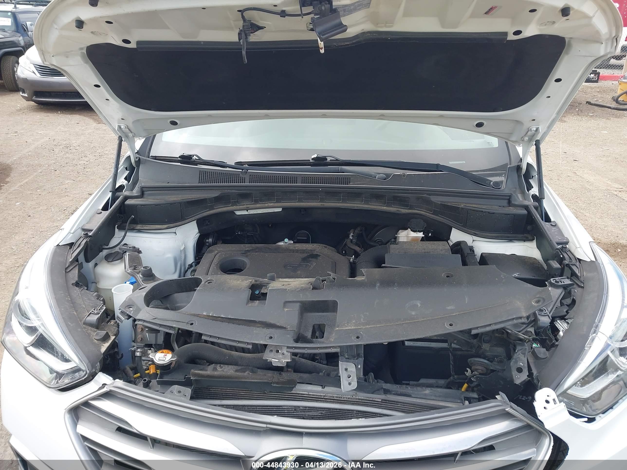 HYUNDAI SANTA image 10