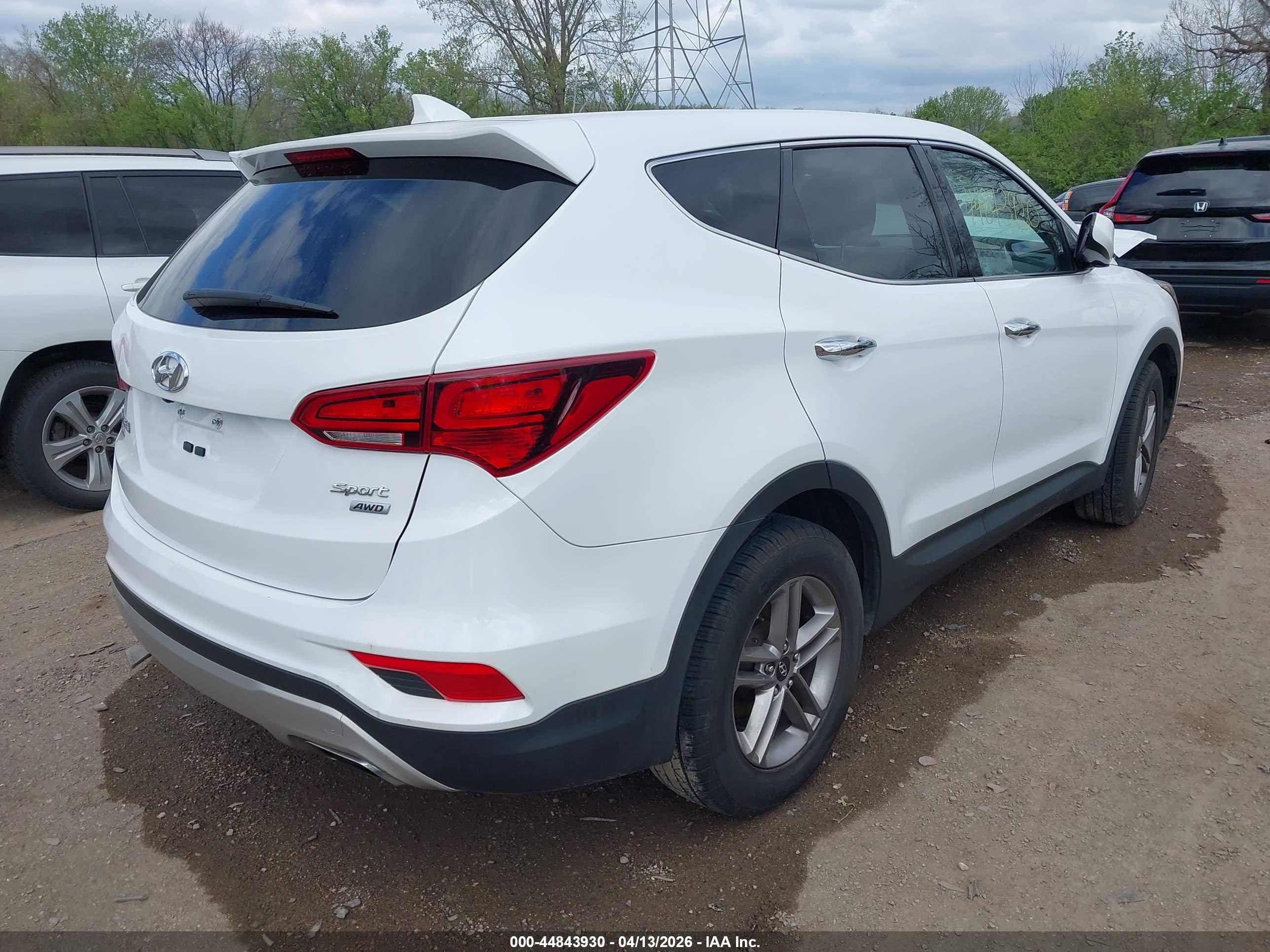 HYUNDAI SANTA image 4