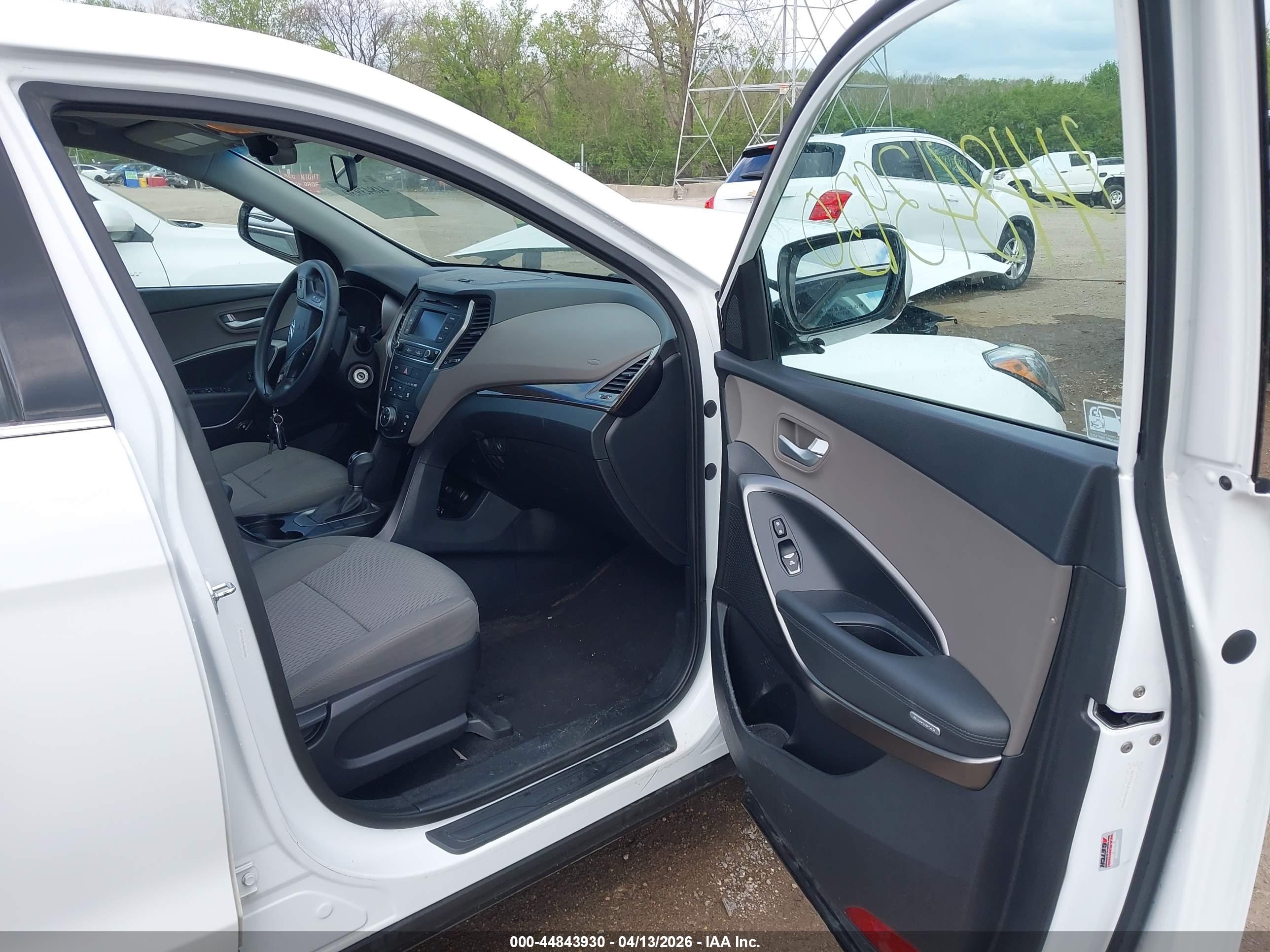 HYUNDAI SANTA image 5