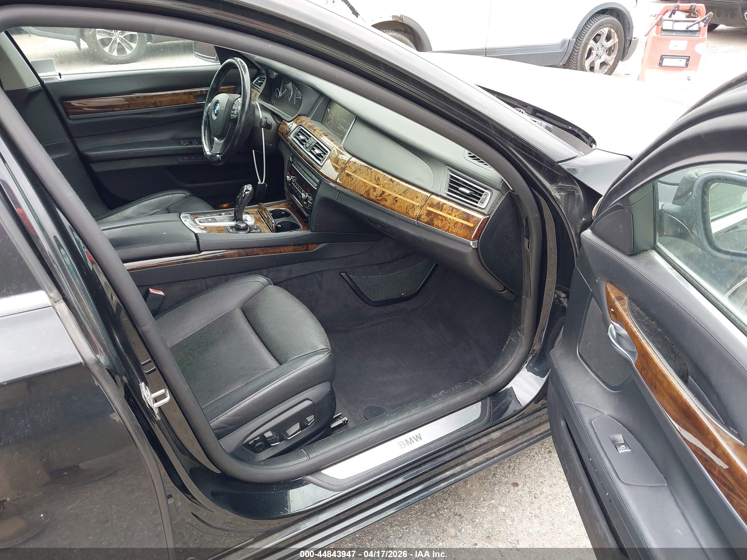 BMW 750LI image 5