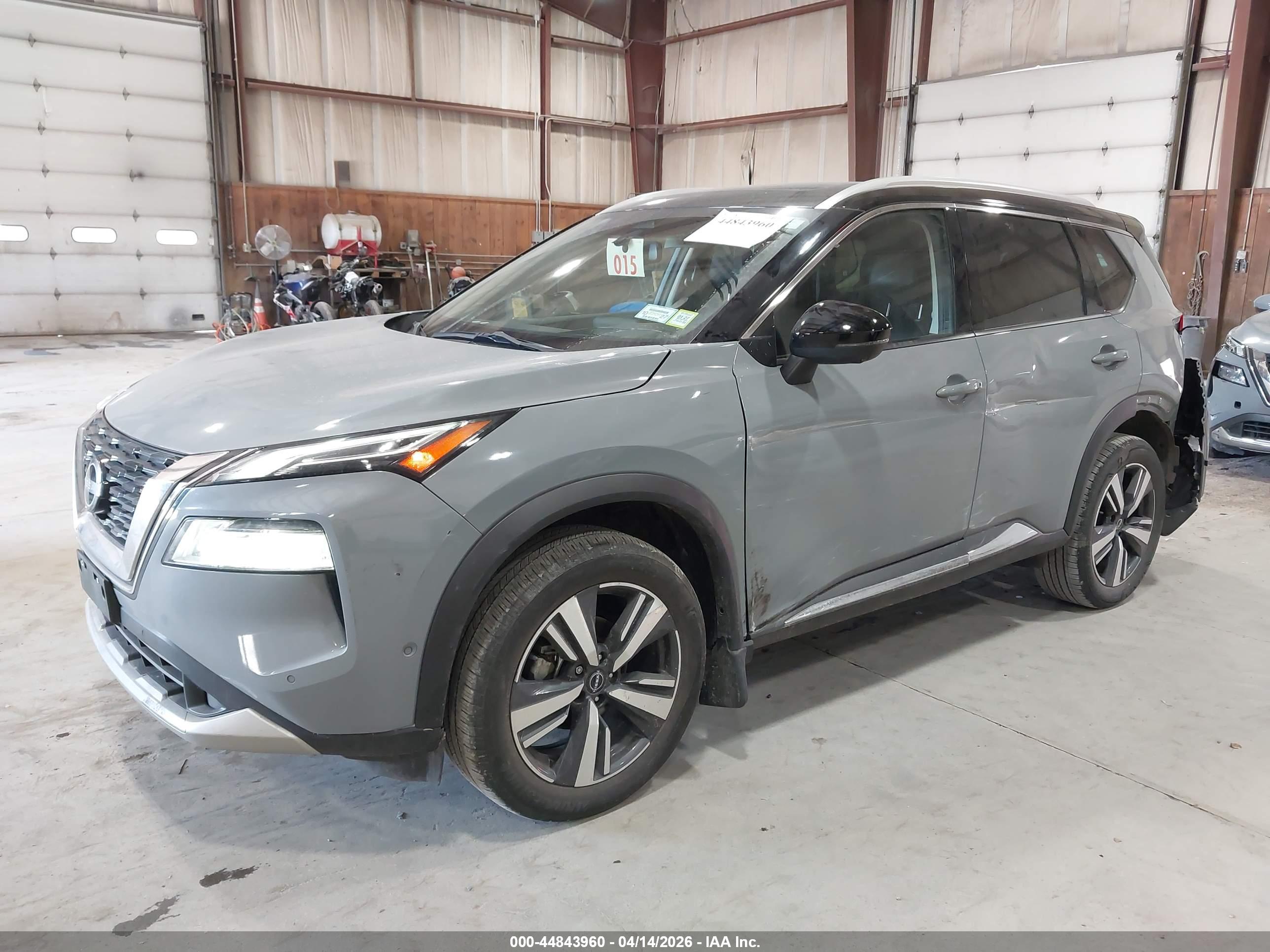 NISSAN ROGUE image 2