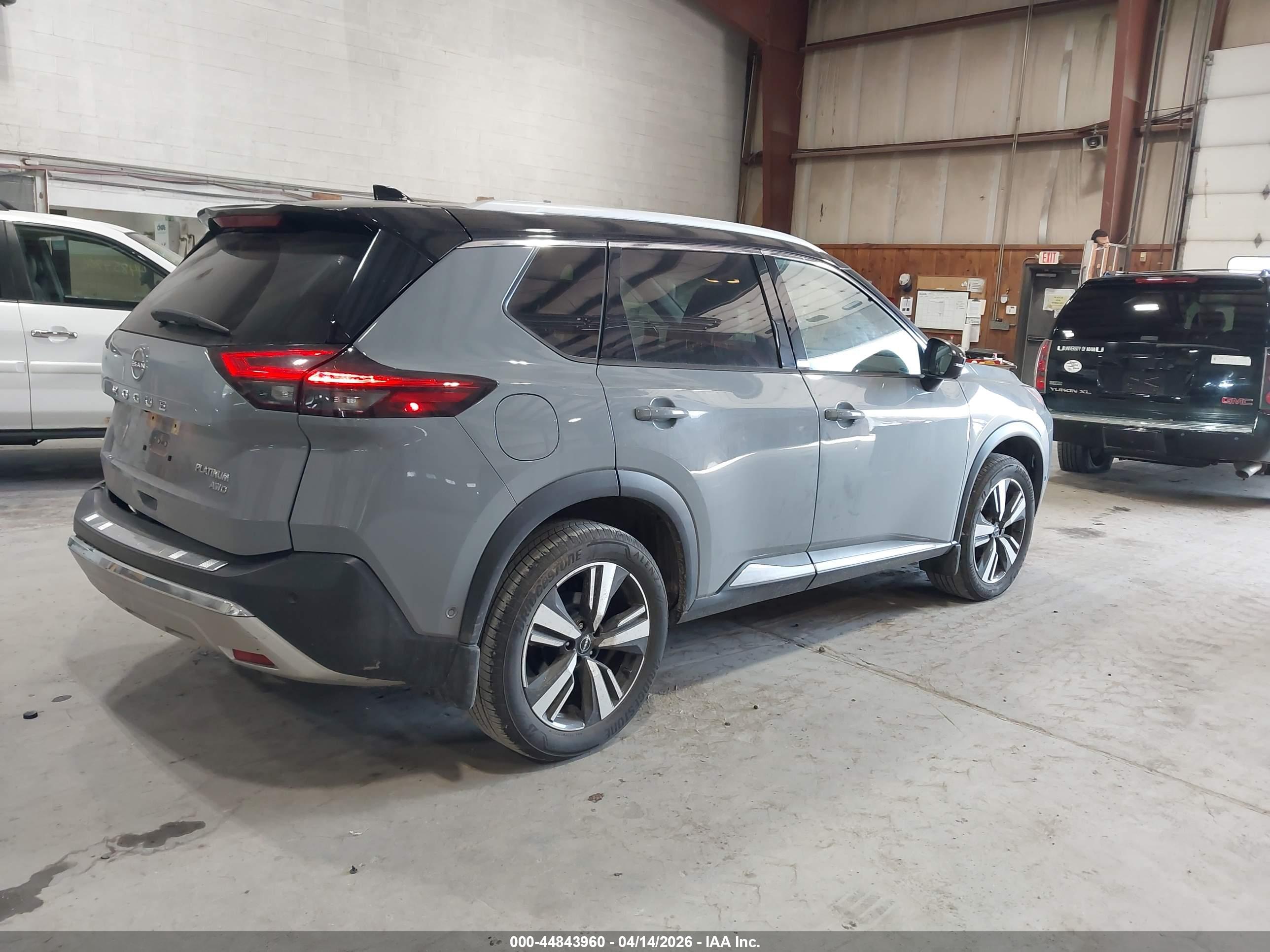 NISSAN ROGUE image 4