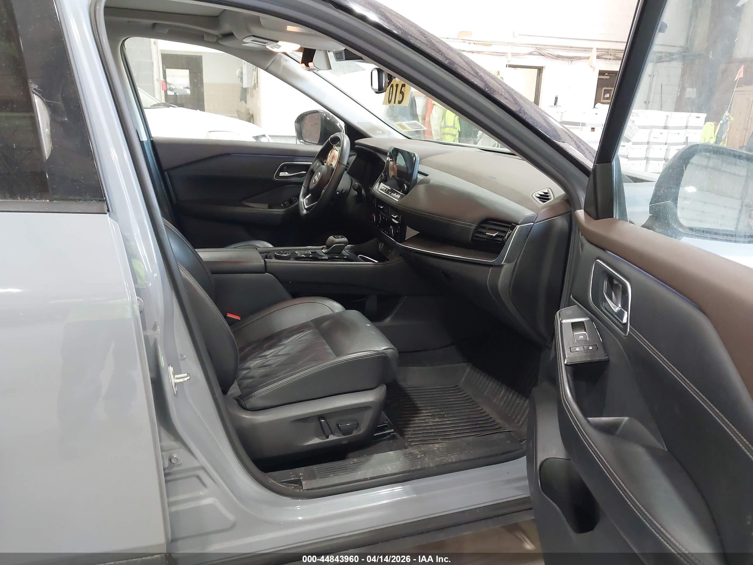 NISSAN ROGUE image 5
