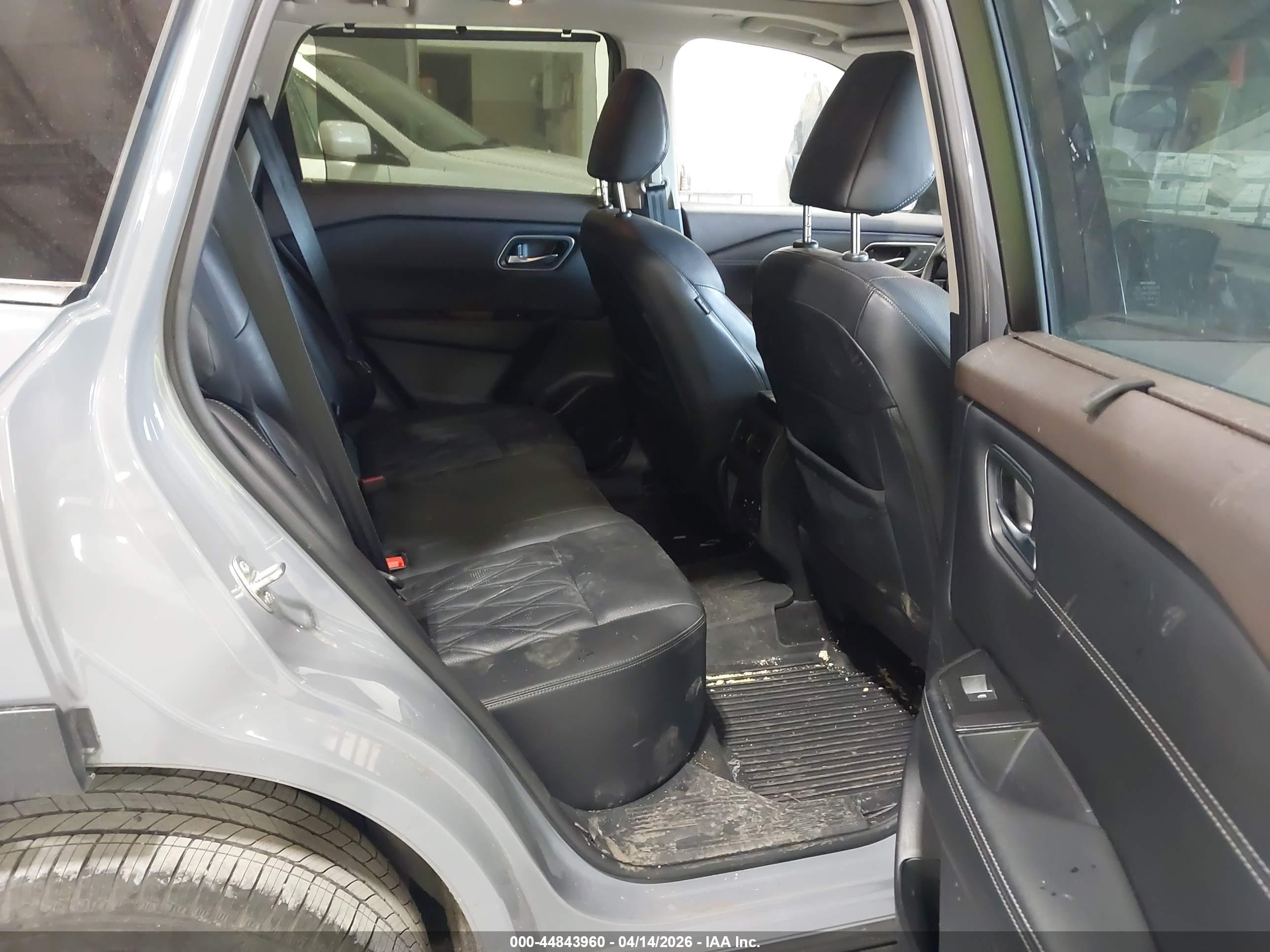 NISSAN ROGUE image 8