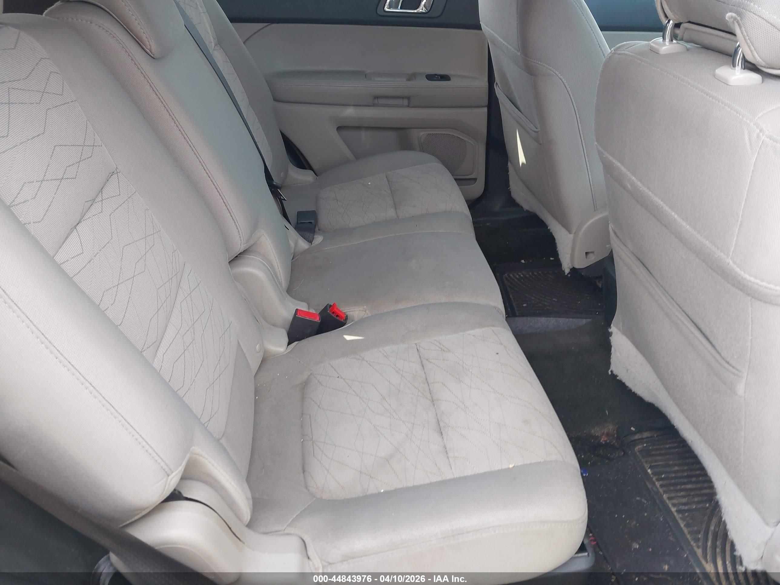 FORD EXPLORER image 8
