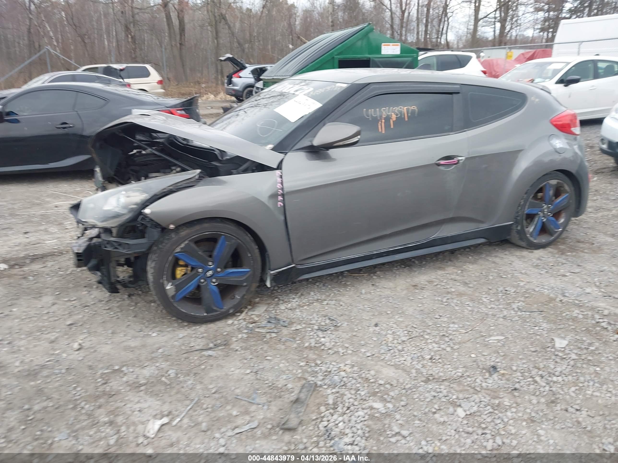 HYUNDAI VELOSTER image 2