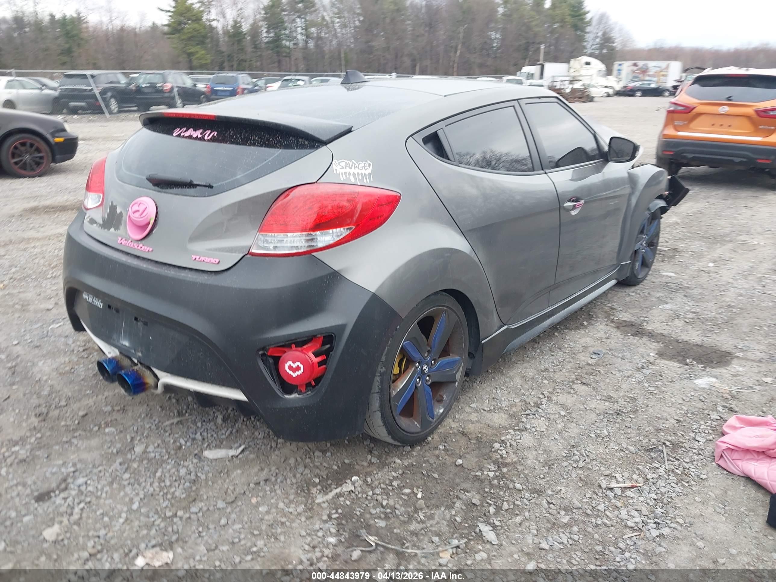 HYUNDAI VELOSTER image 4