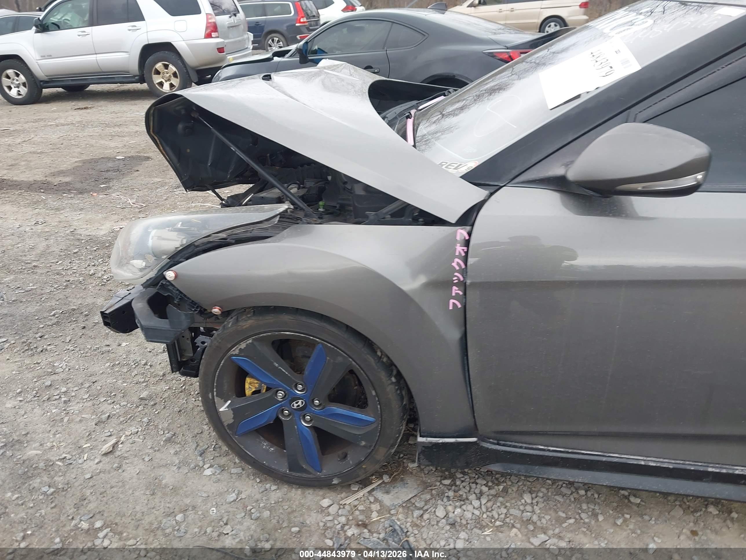 HYUNDAI VELOSTER image 6
