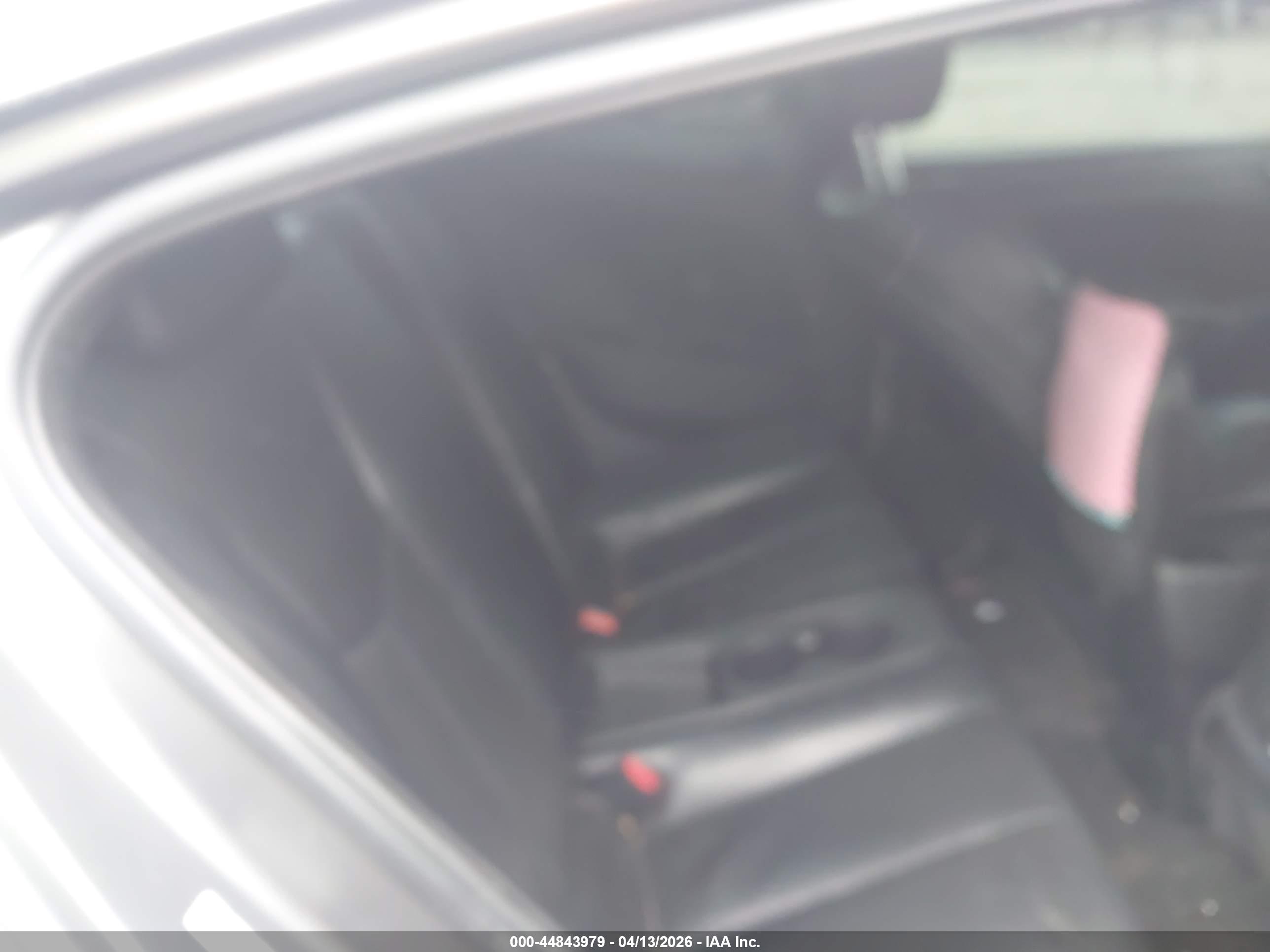 HYUNDAI VELOSTER image 8