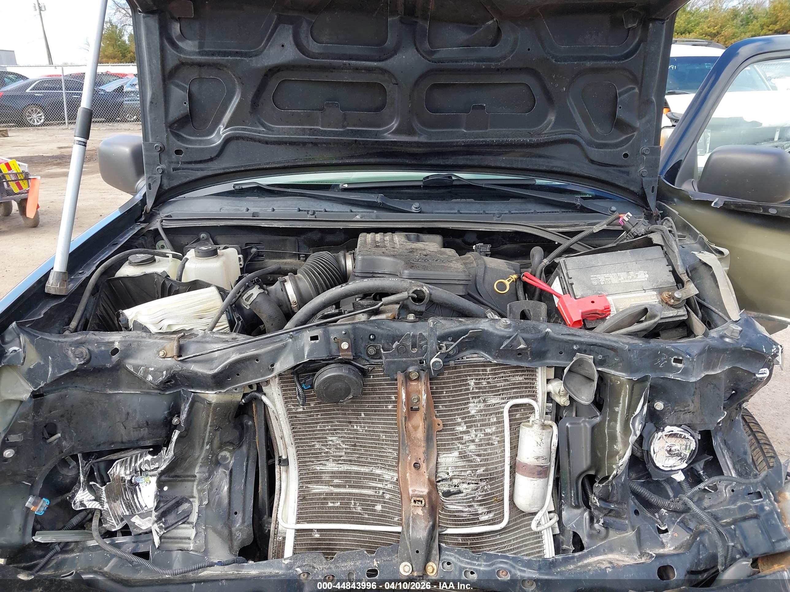 CHEVROLET COLORADO image 10
