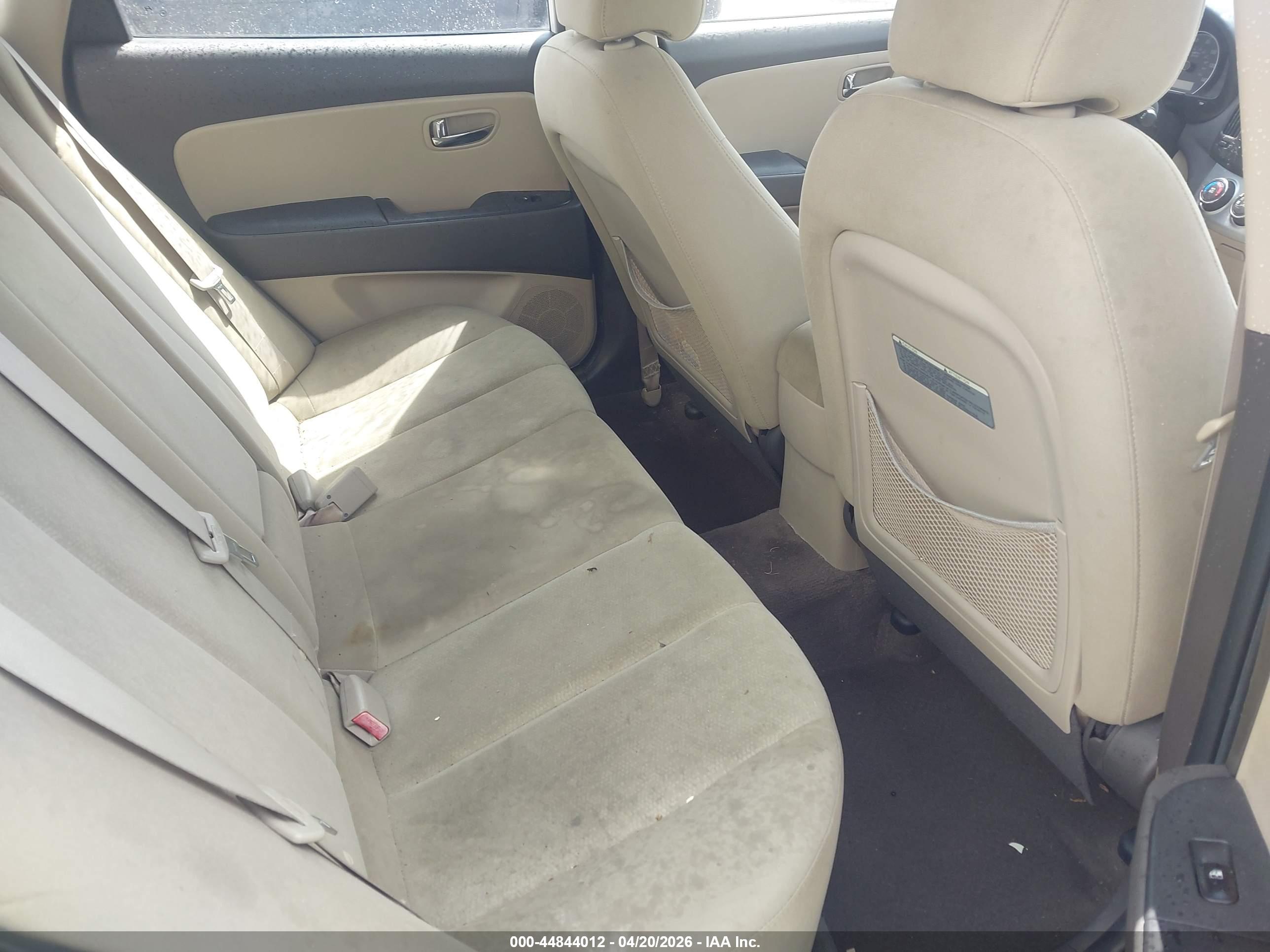 HYUNDAI ELANTRA image 8