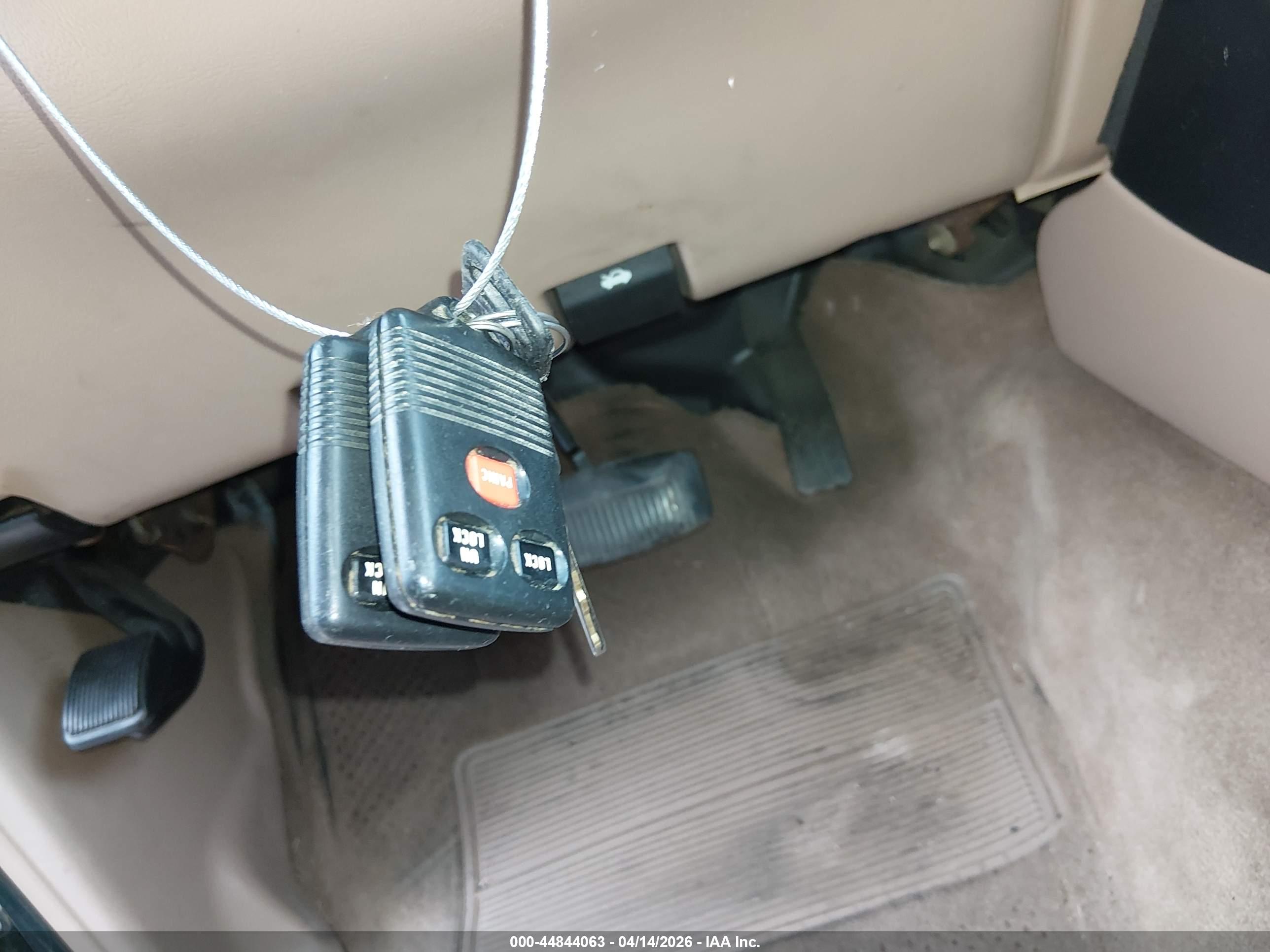 FORD EXPLORER image 11