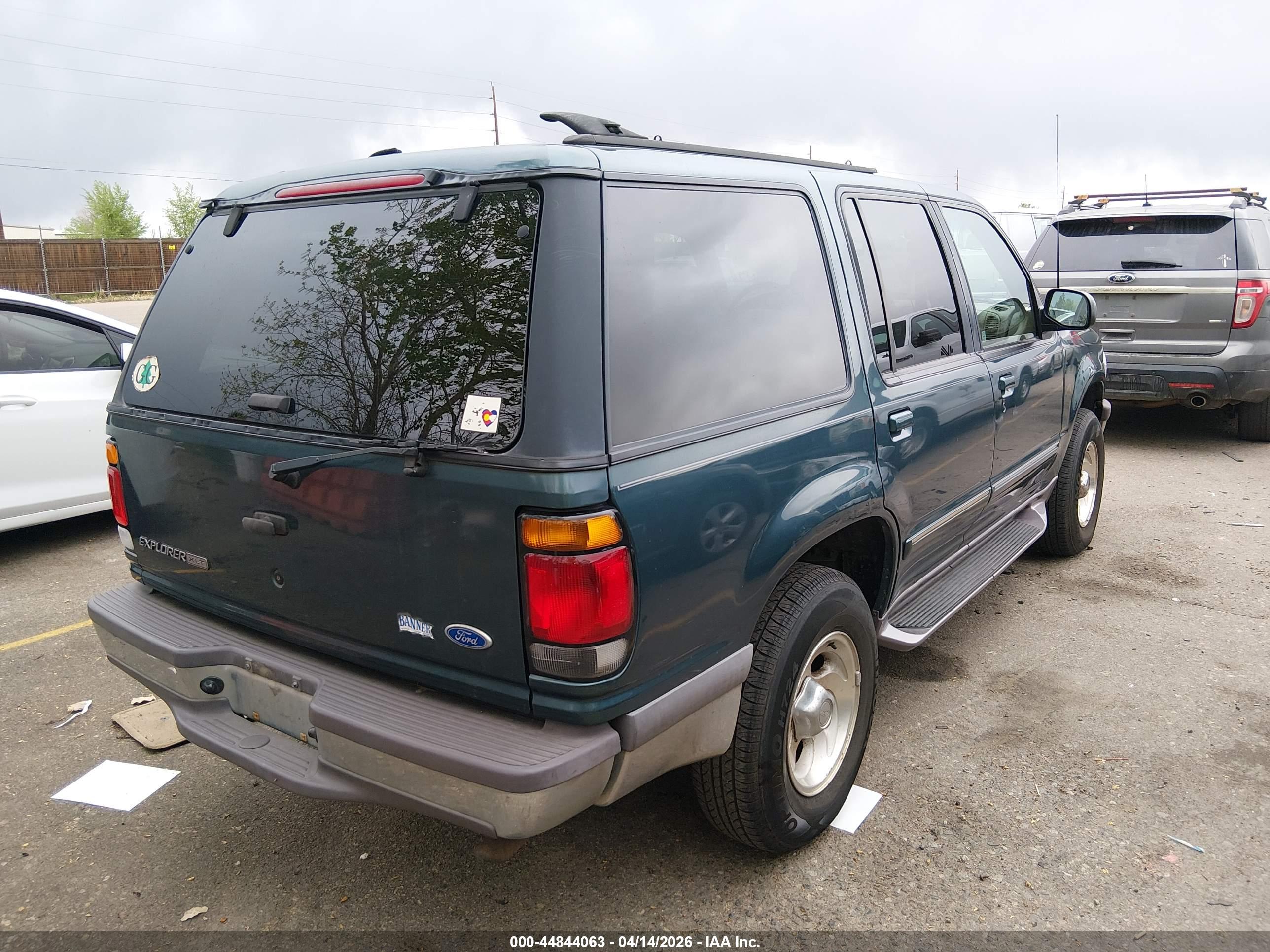 FORD EXPLORER image 4