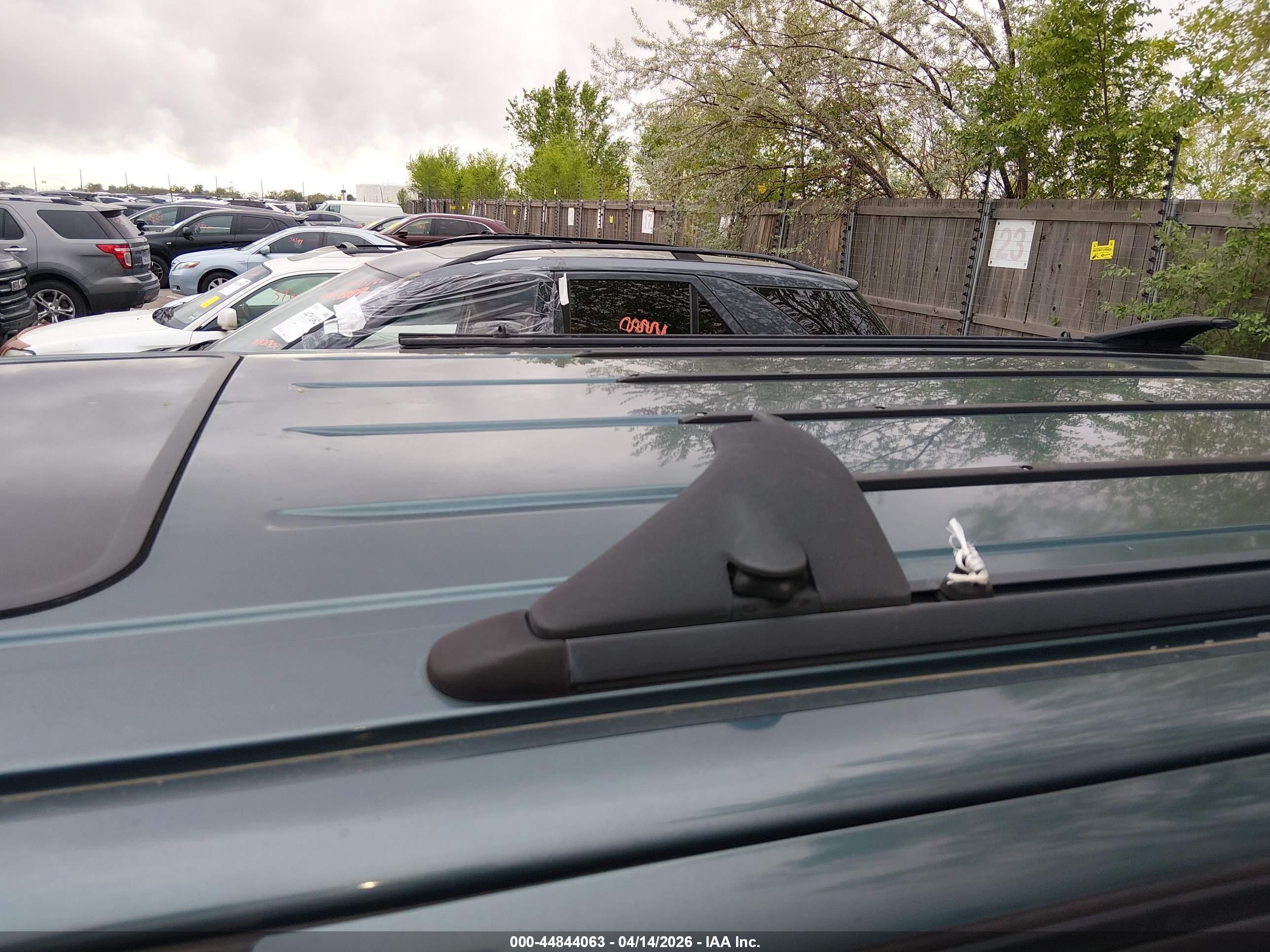 FORD EXPLORER image 6