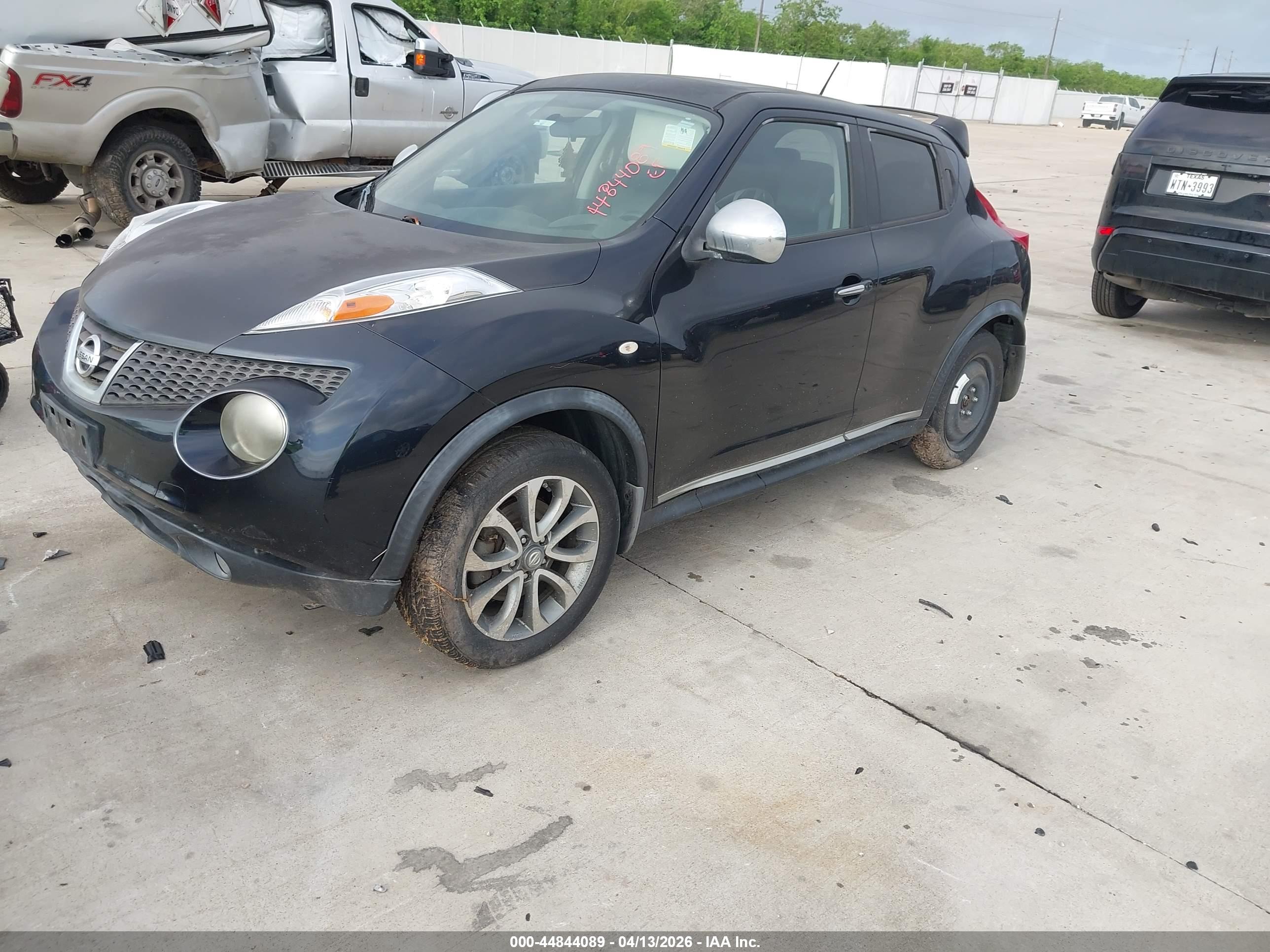 NISSAN JUKE image 2