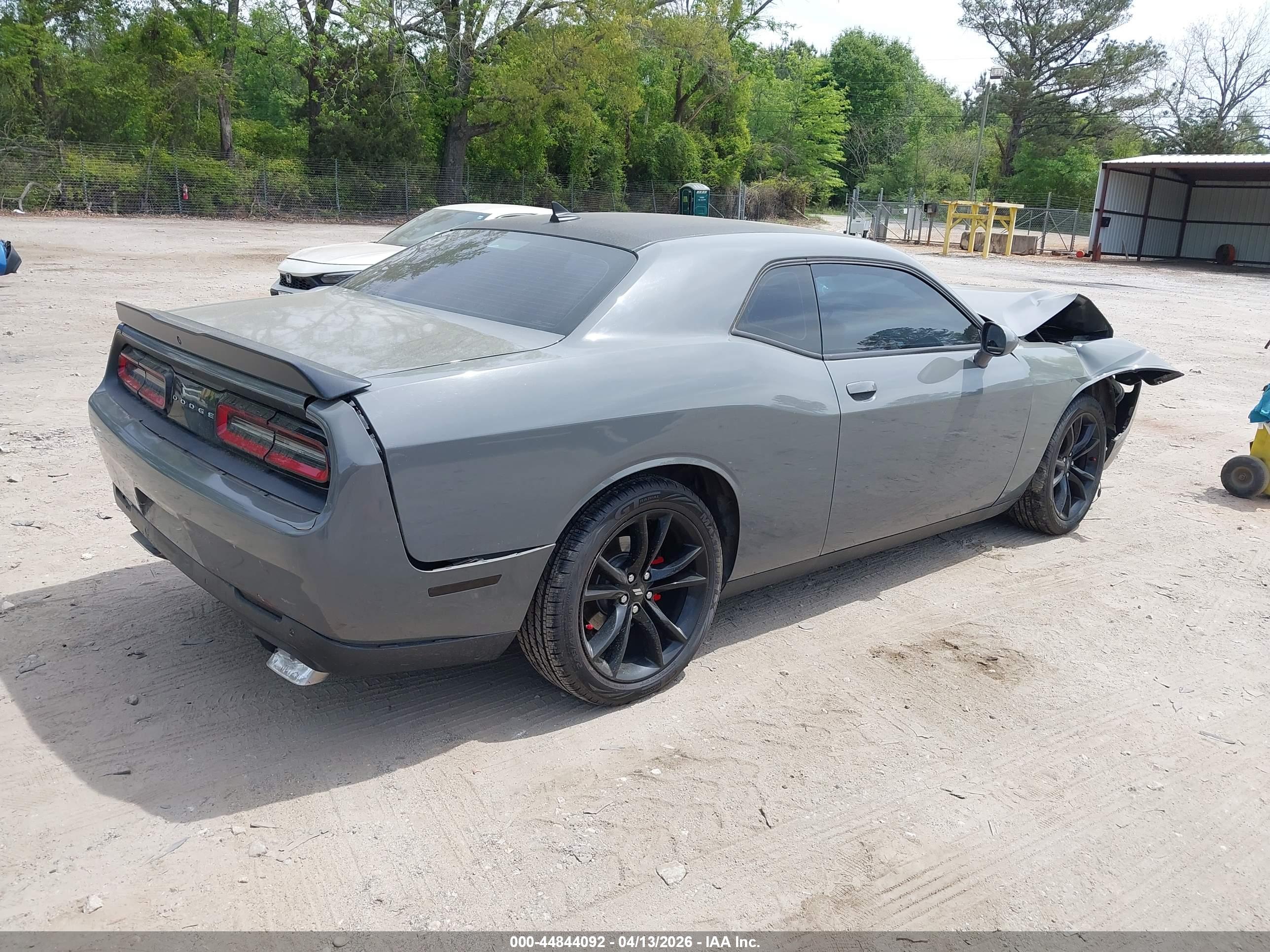 DODGE CHALLENGER image 4