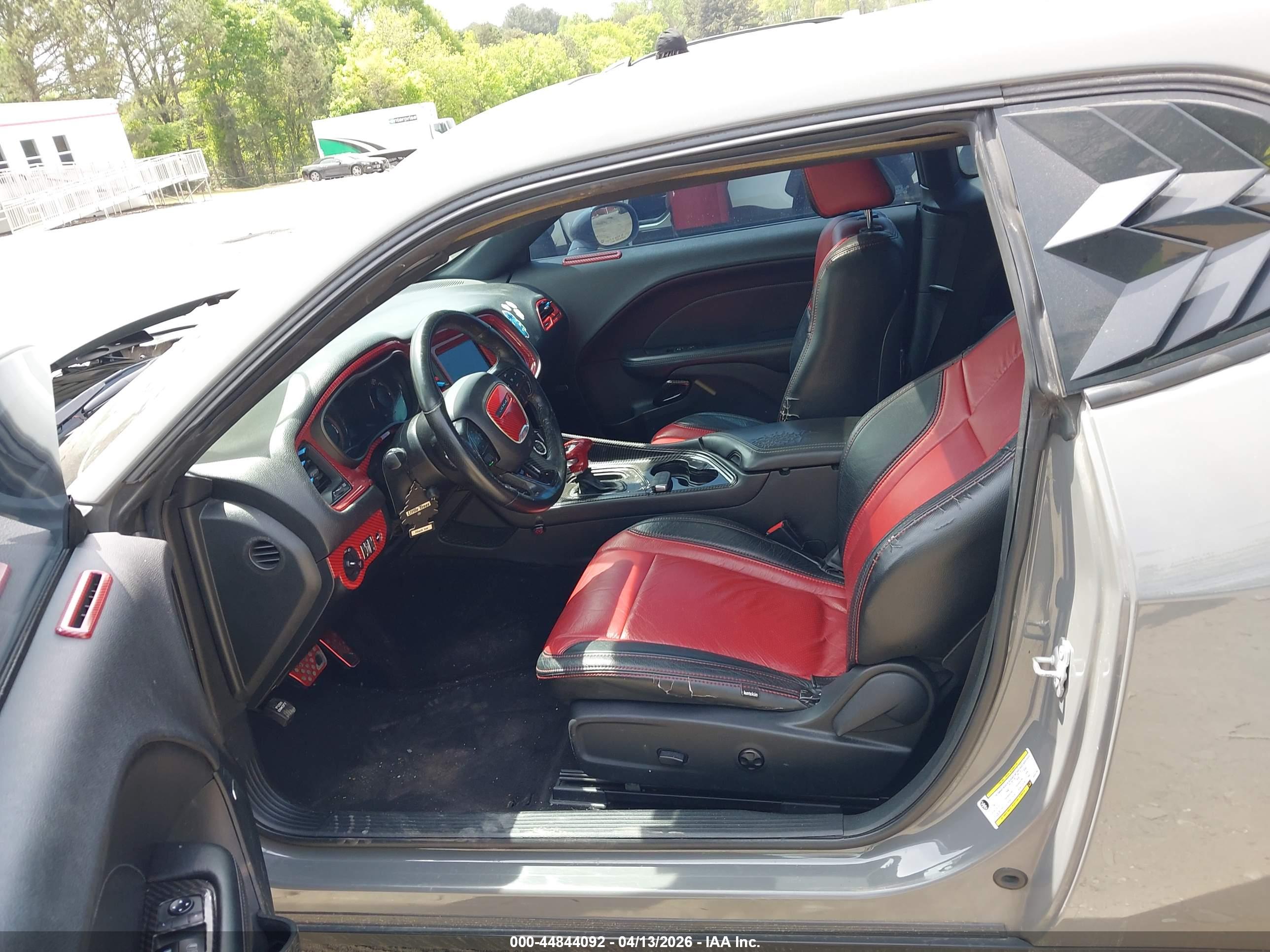 DODGE CHALLENGER image 5