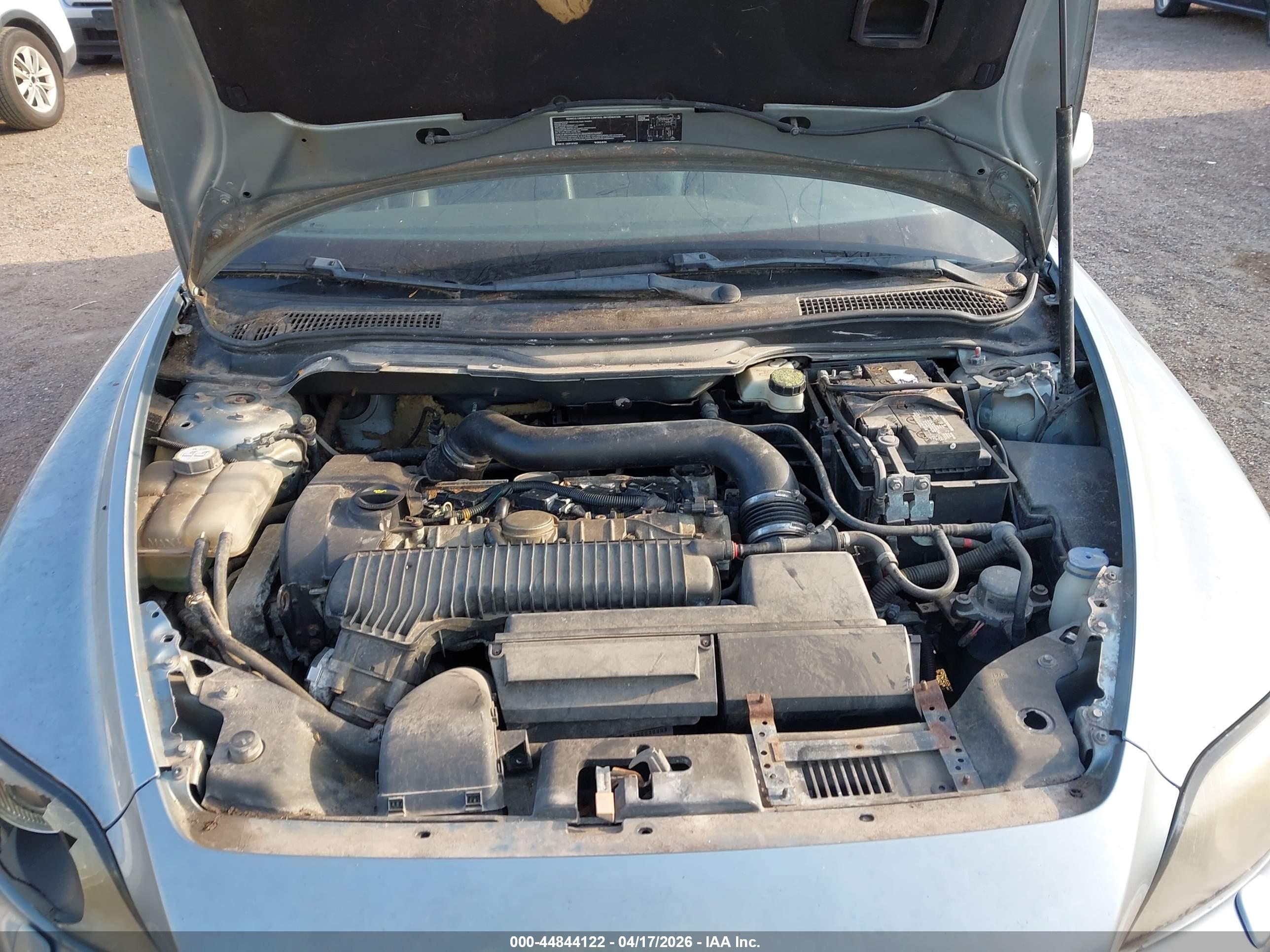 VOLVO C70 image 10