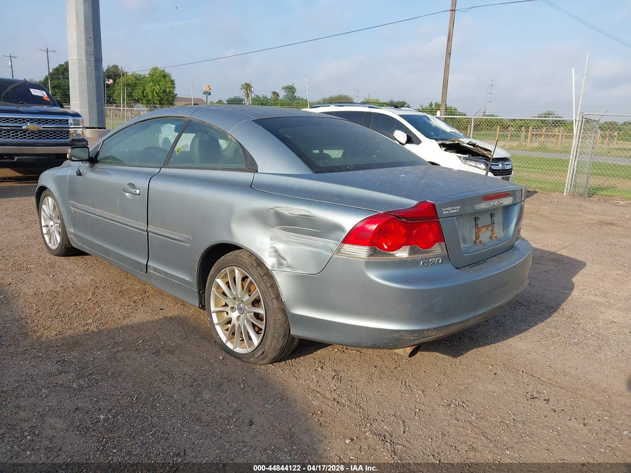 VOLVO C70 image 3